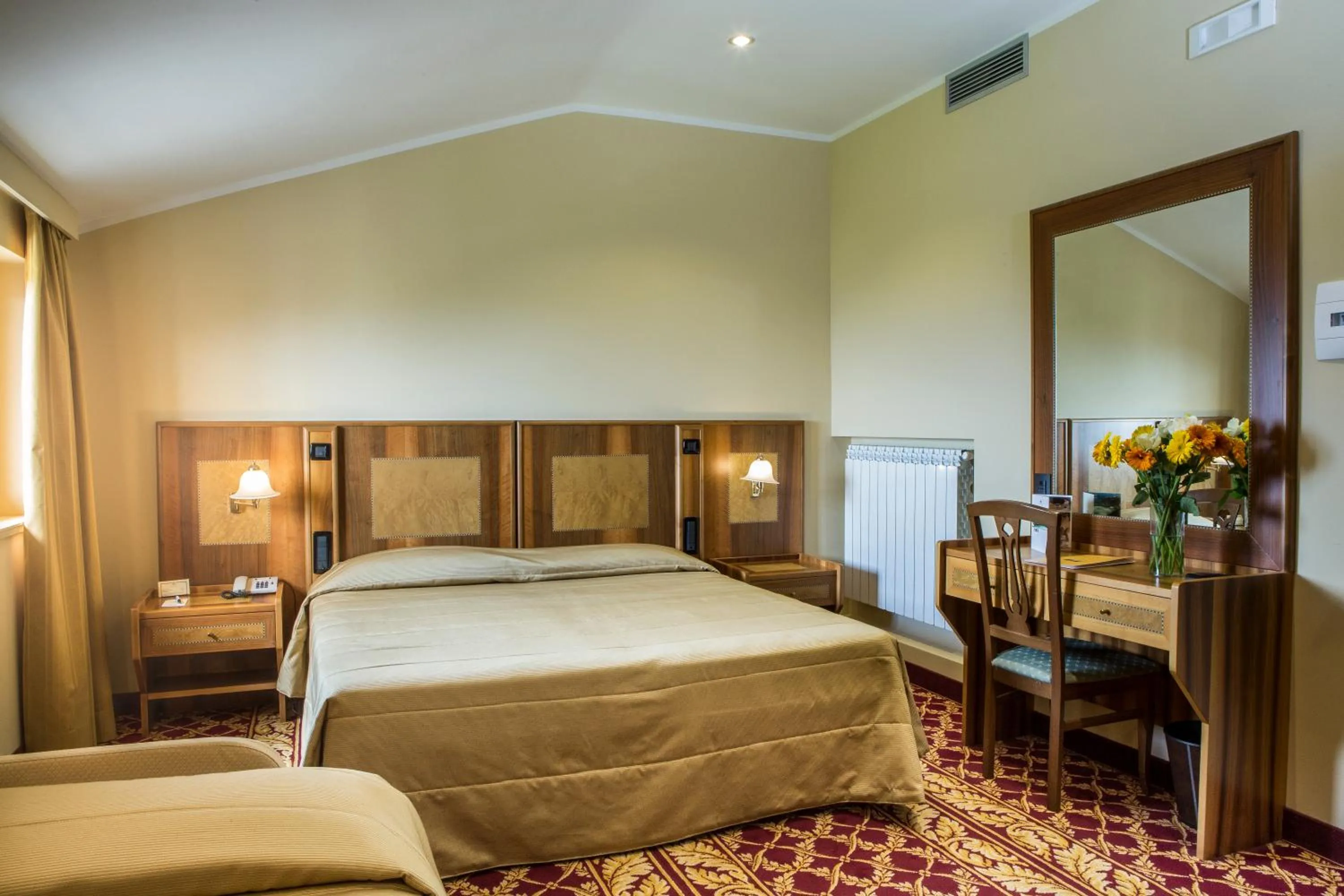 Bedroom, Bed in Villa Tuscolana