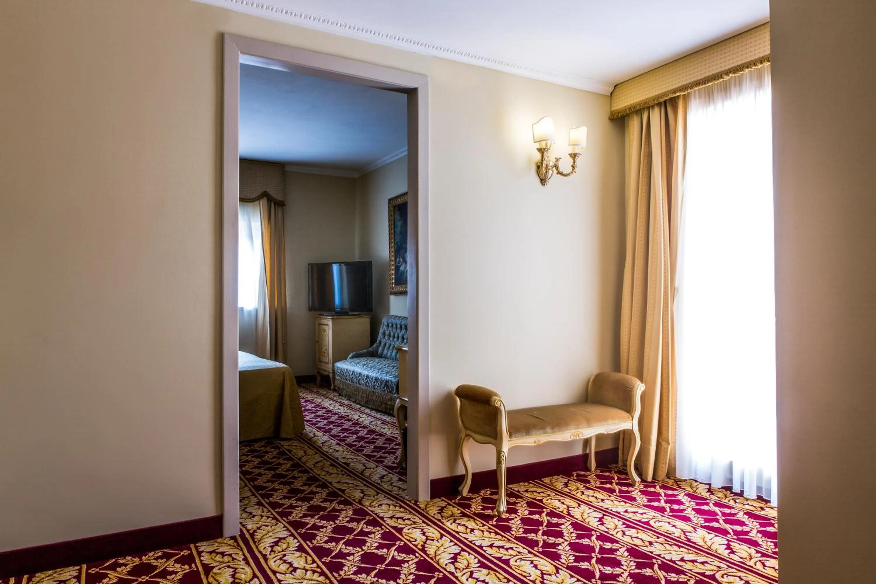 Photo of the whole room, Bed in Villa Tuscolana