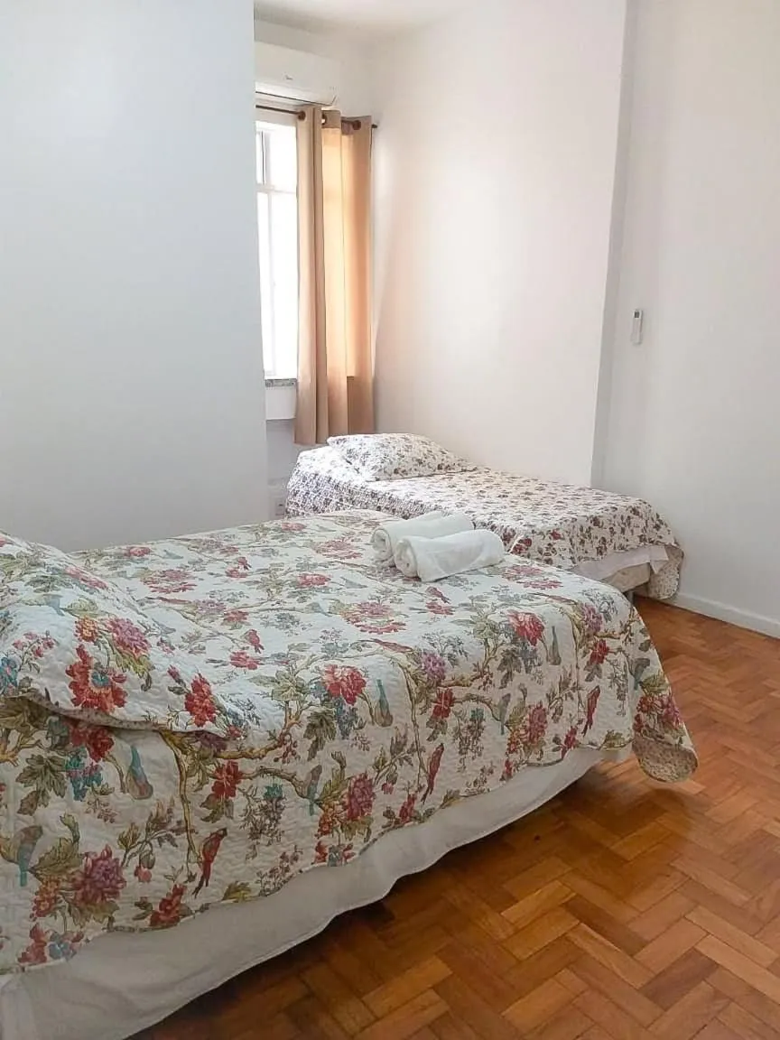 Bed in Apartamento quadra da praia em Copacabana