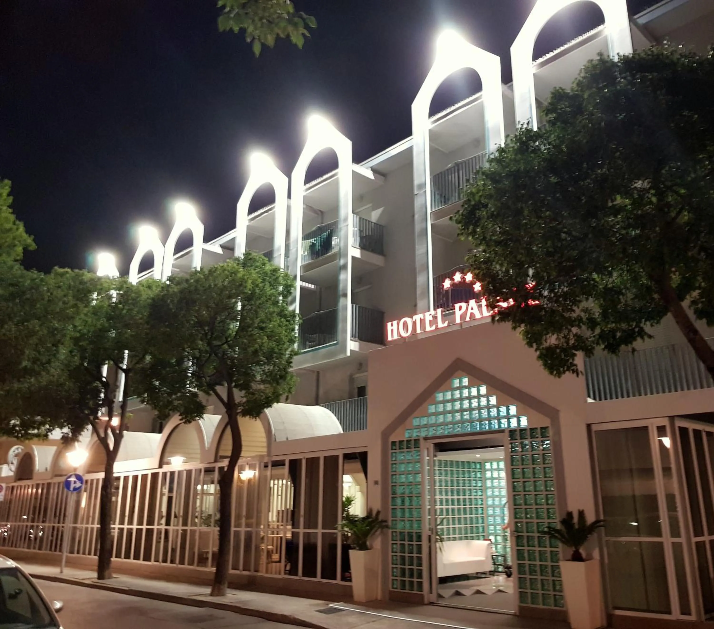 Facade/entrance in Hotel Palace