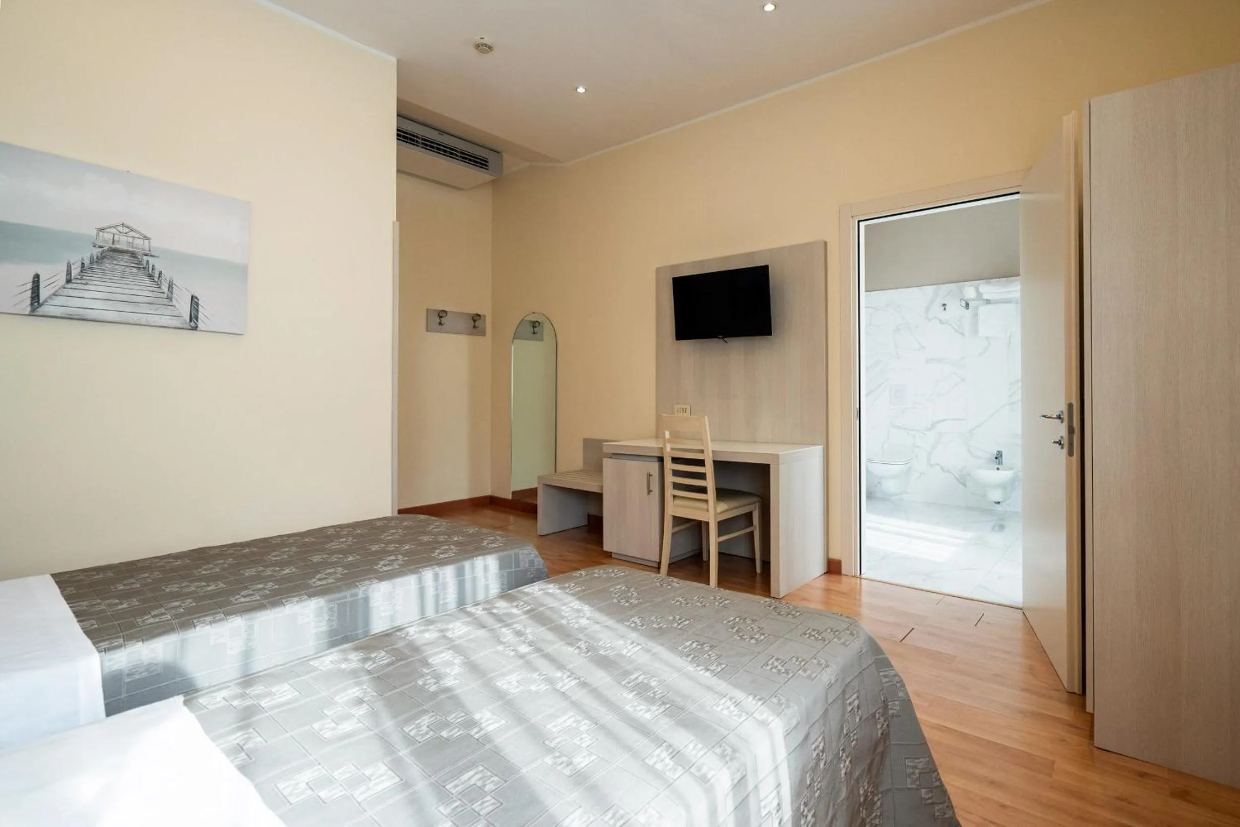 Bedroom, Bed in Hotel Olimpia