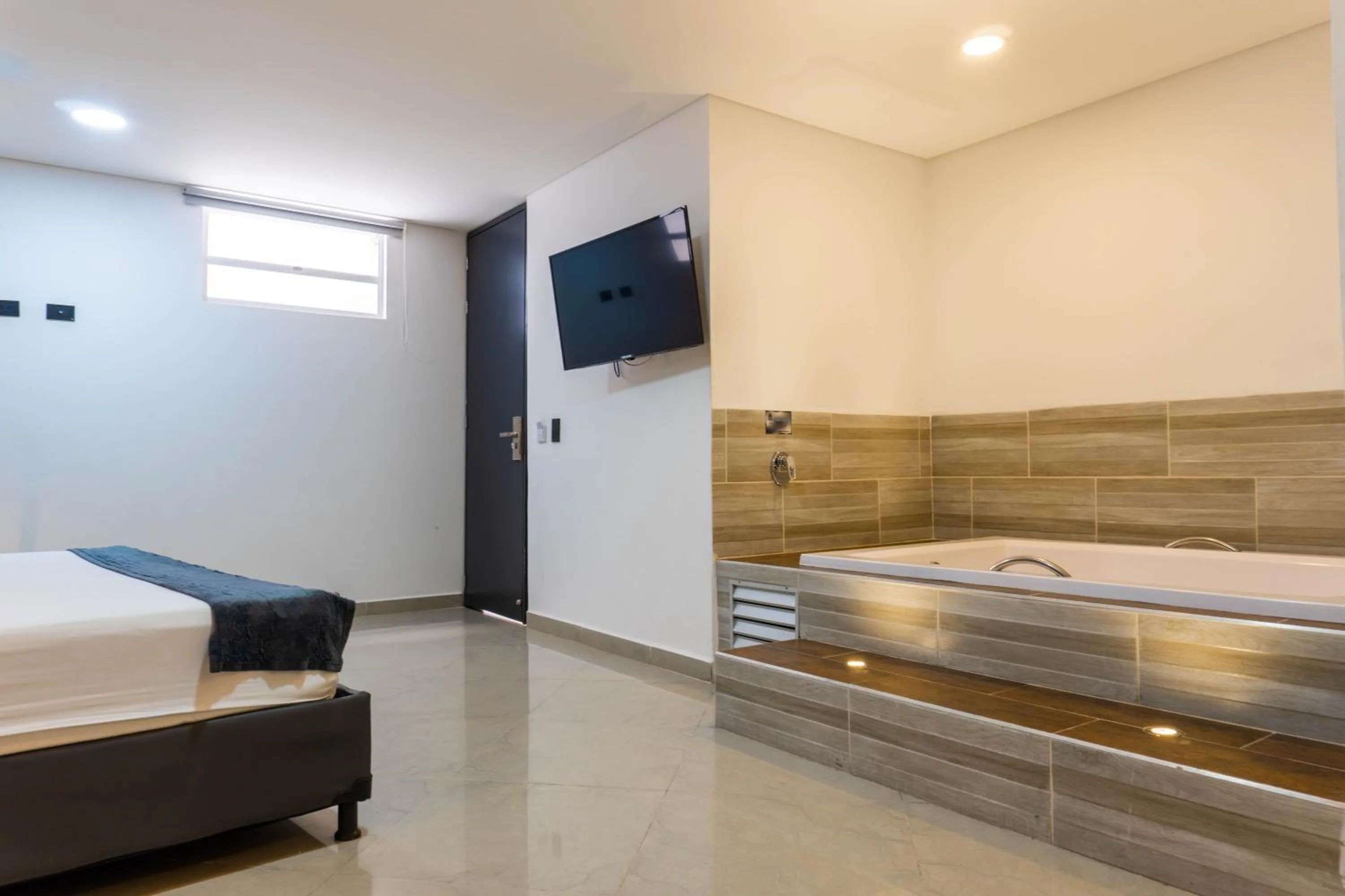 Bed in Hotel California City