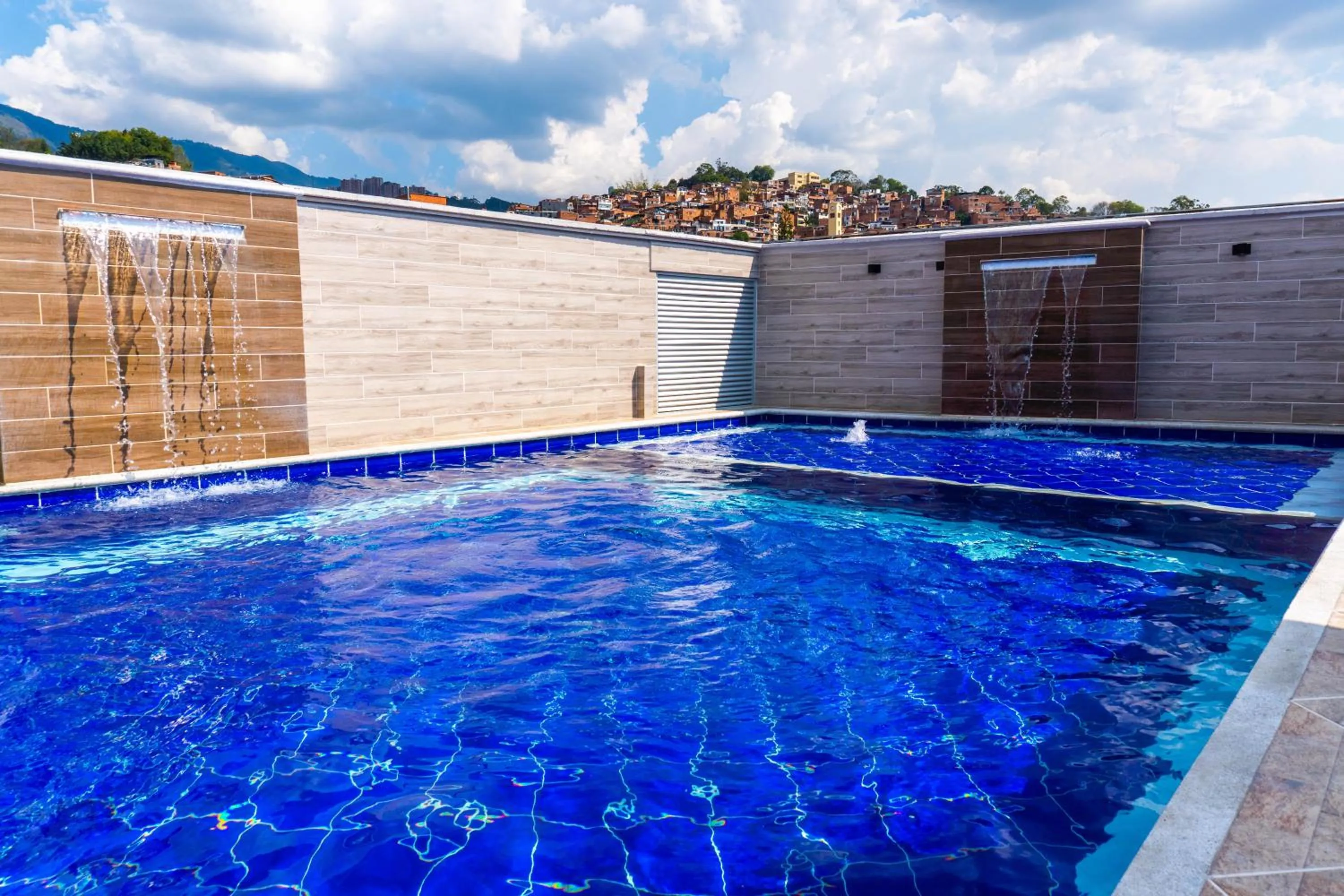 Swimming pool in Hotel California City