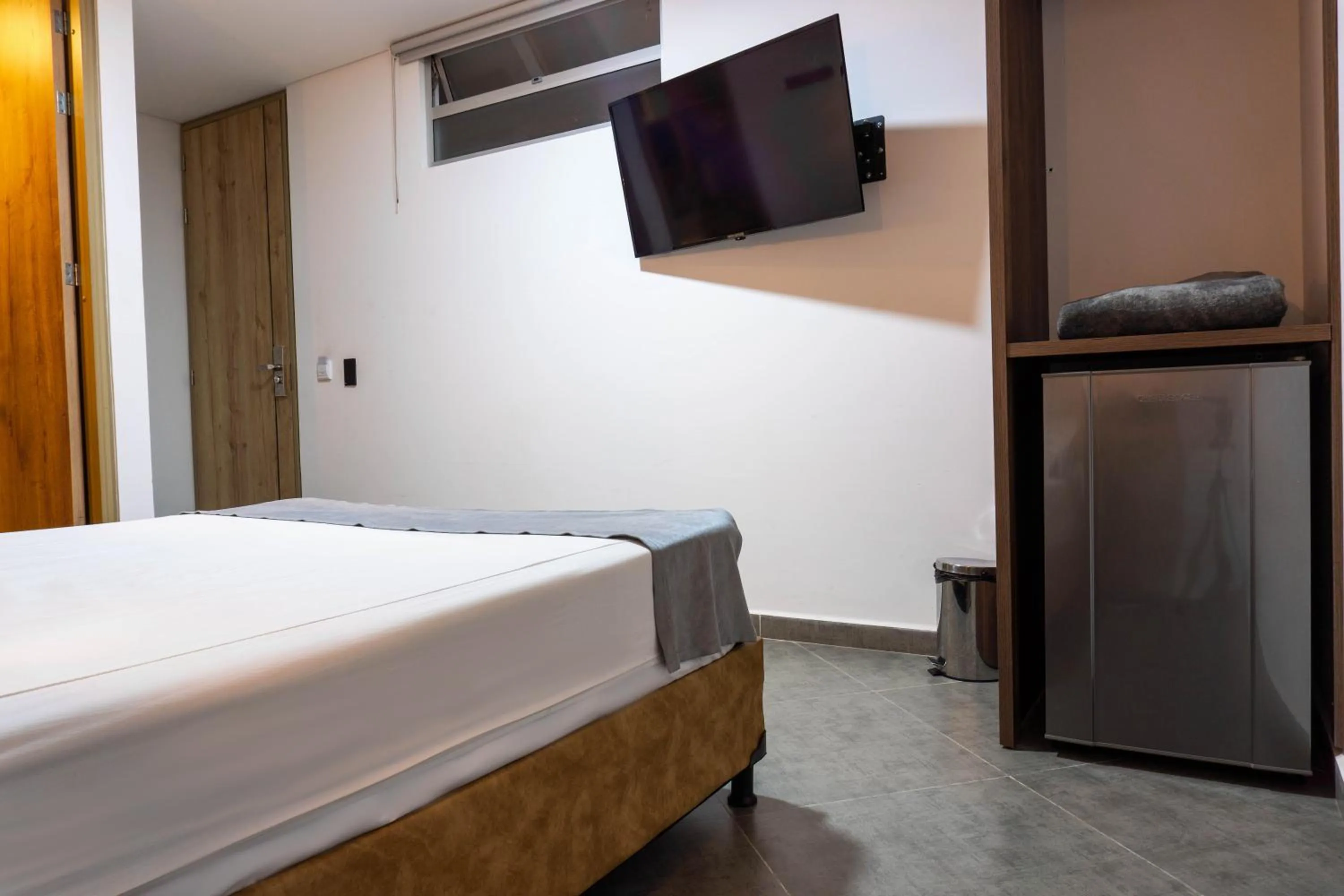 Bed in Hotel California City