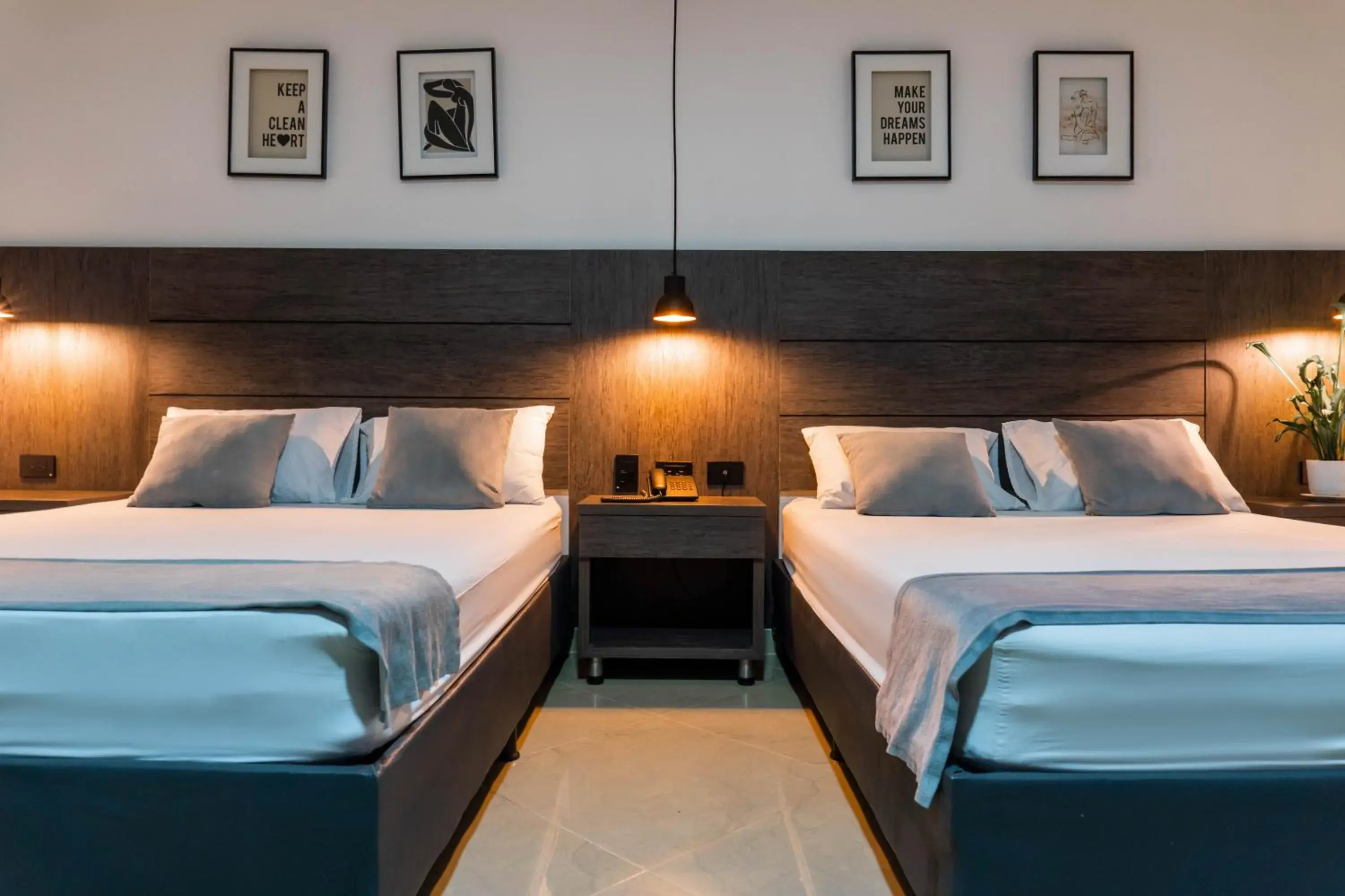 Double Room with Two Double Beds - single occupancy in Hotel California City Double Room with Two Double Beds - single occupancy in Hotel California City