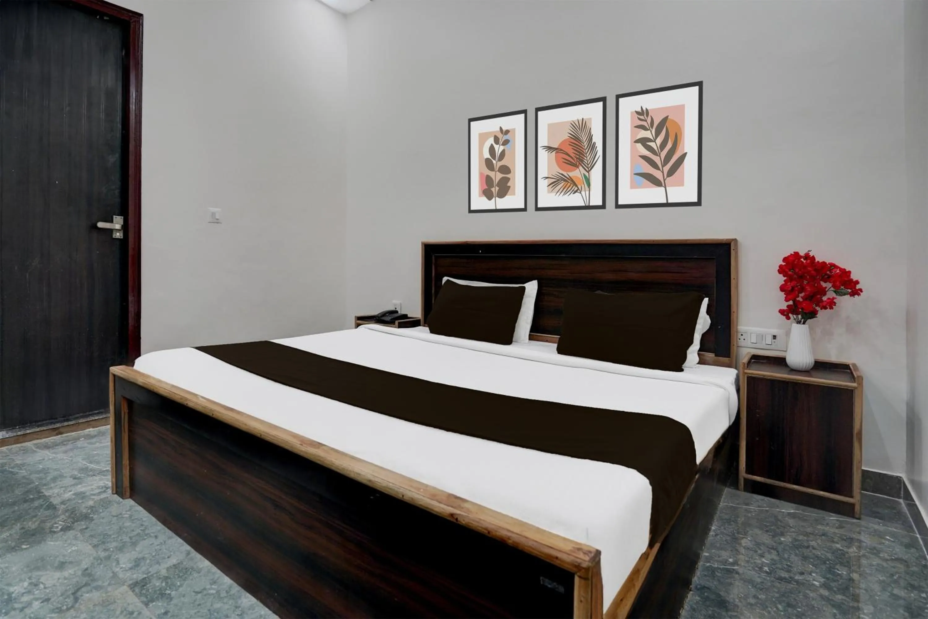 Bedroom in Hotel O Govind Nagar Near Krishan Janm Bhoomi