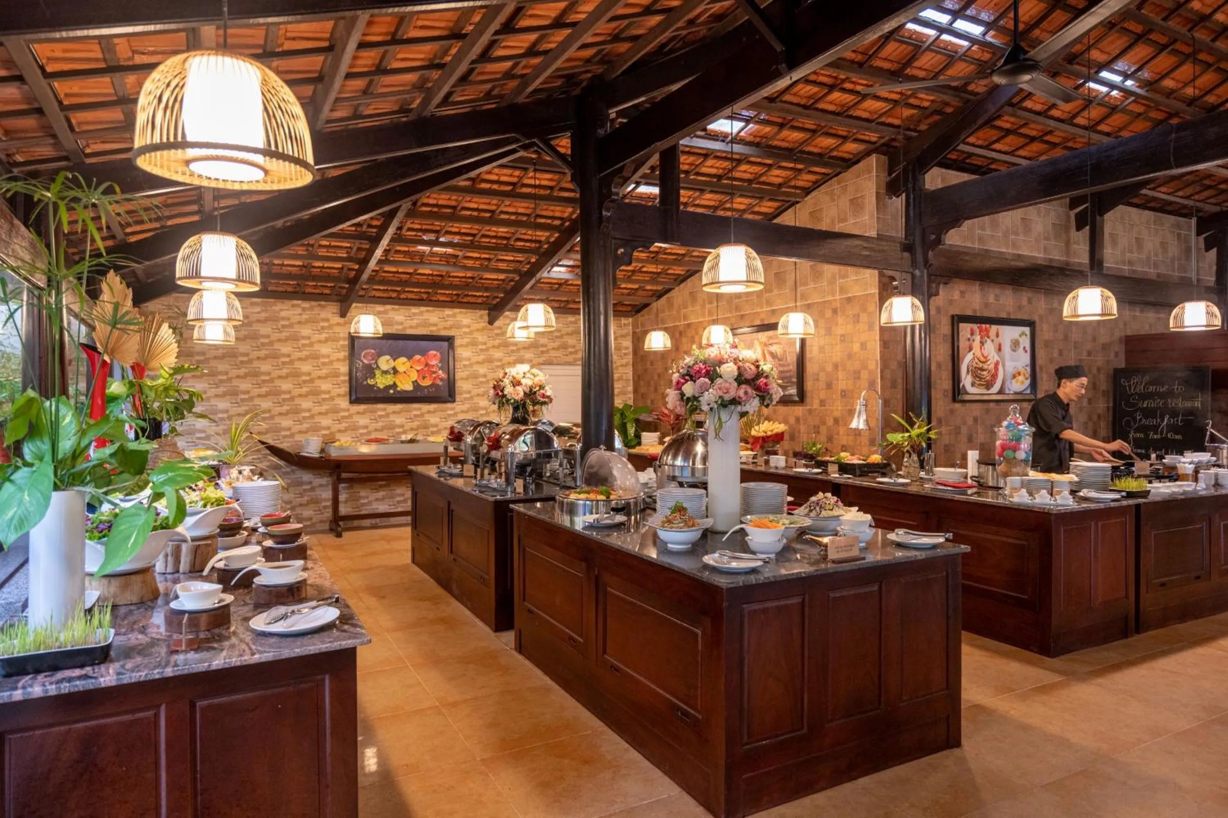 Restaurant/places to eat in Sea Sense Resort