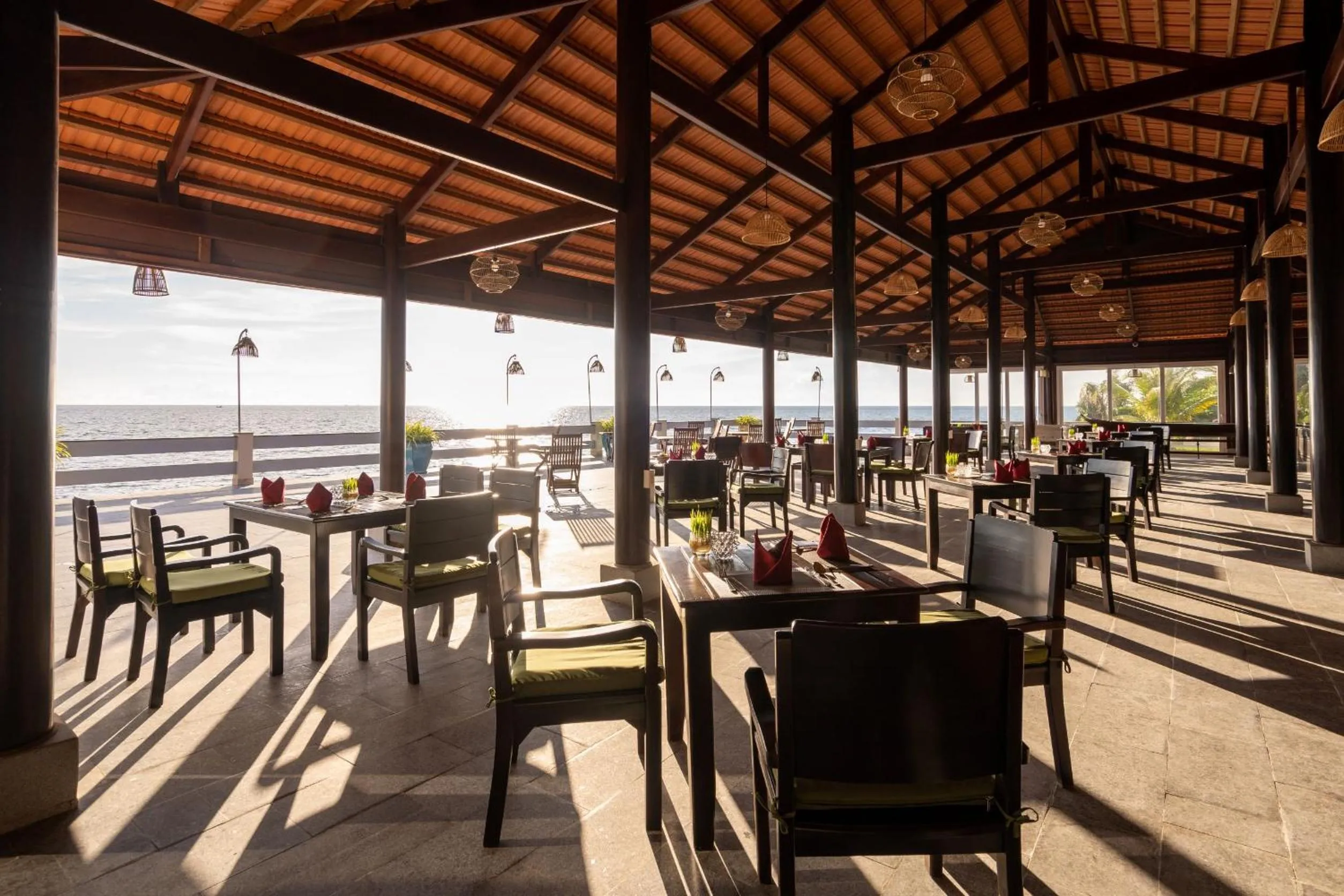 Restaurant/places to eat in Sea Sense Resort