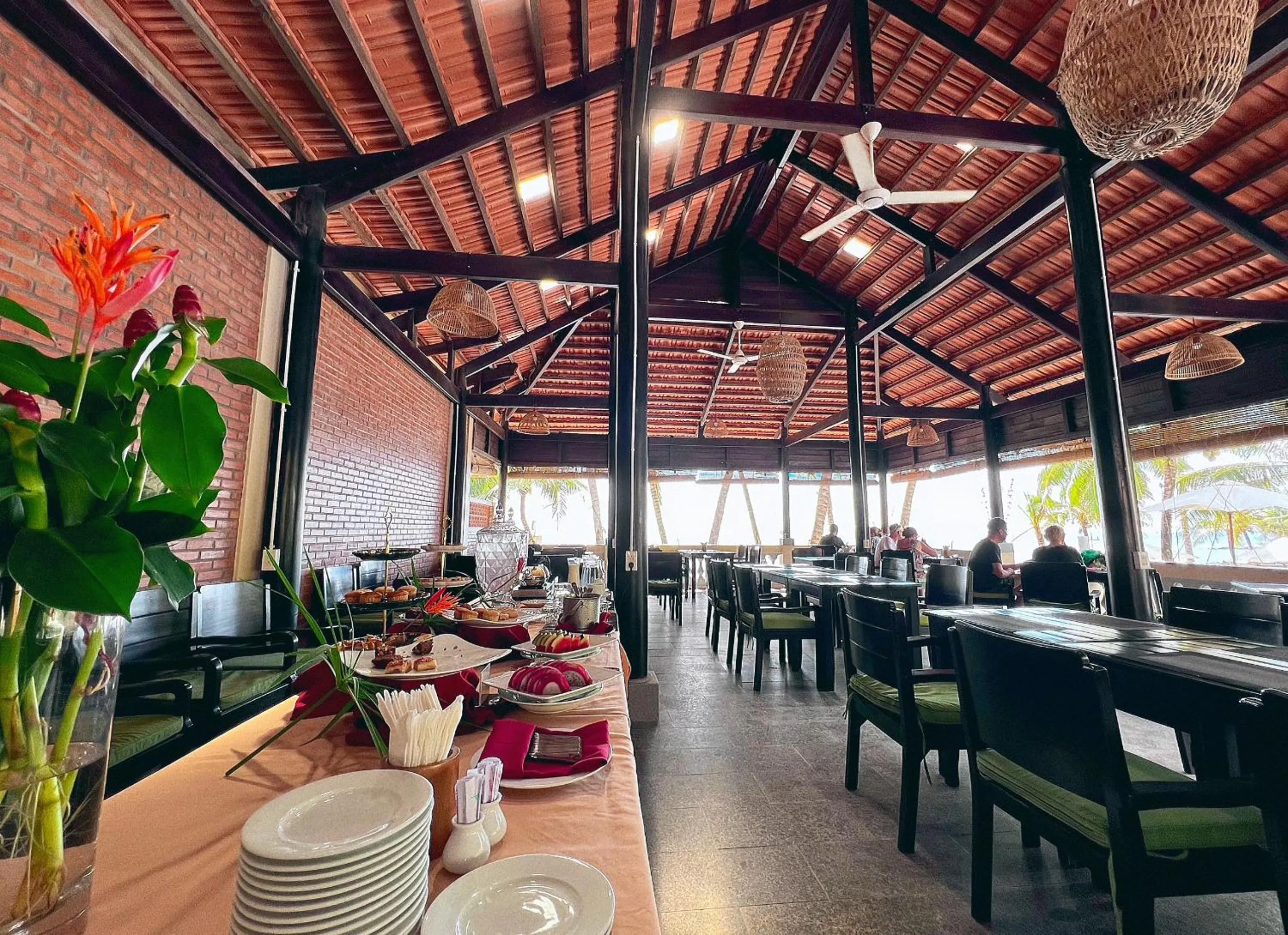 Restaurant/places to eat in Sea Sense Resort