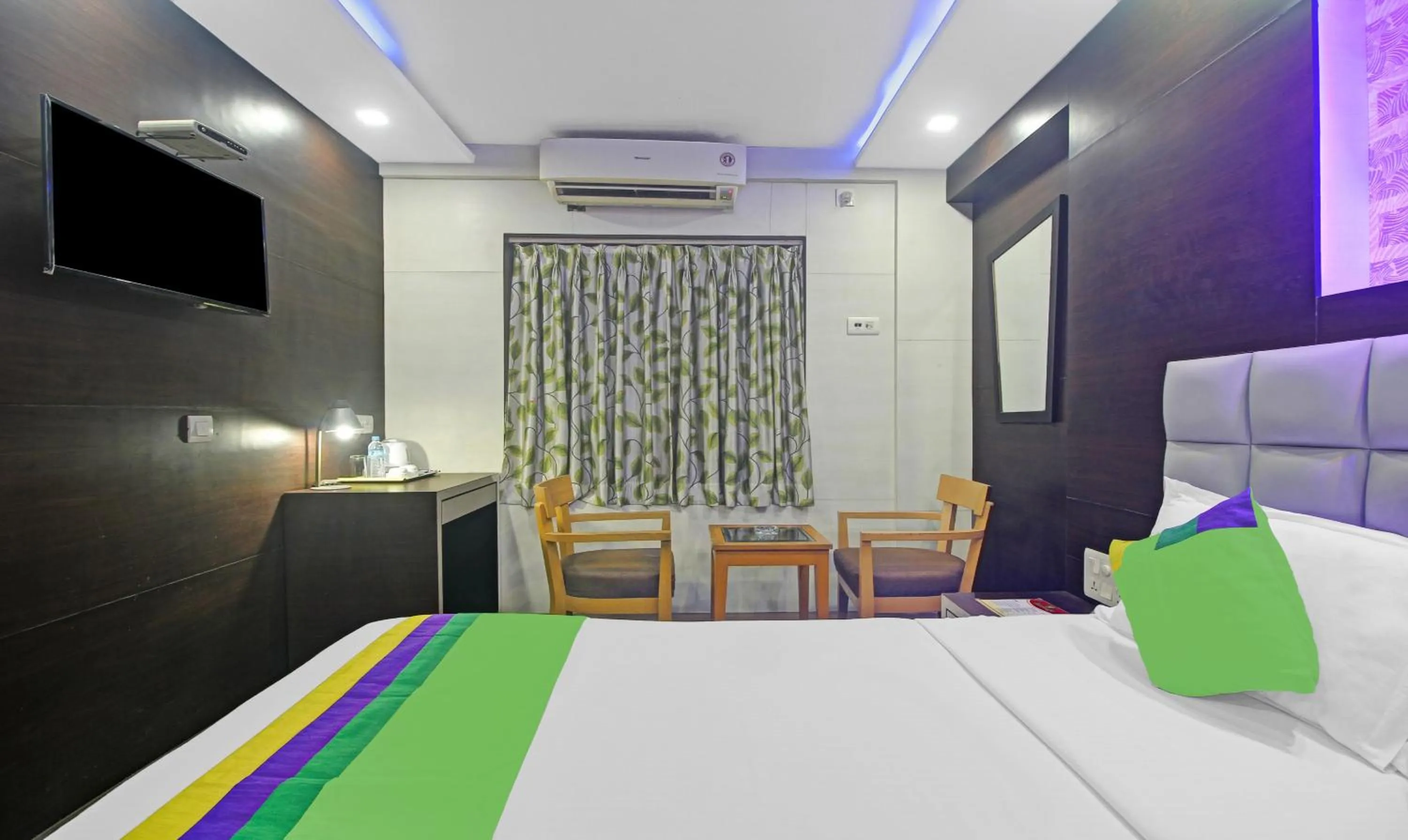 Bedroom, Bed in Treebo Mangalam, Bhawanipur