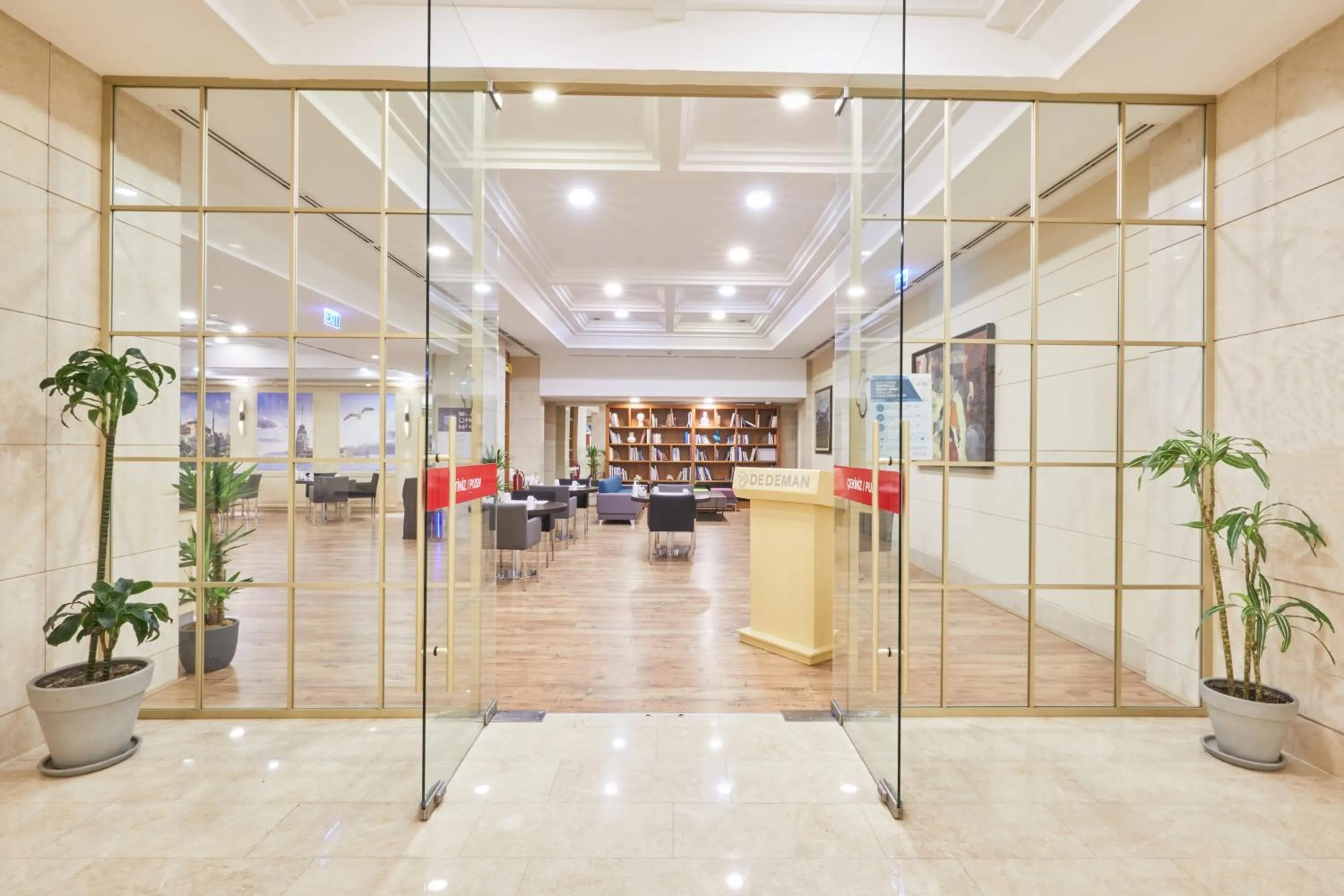 Restaurant/places to eat in Dedeman Istanbul