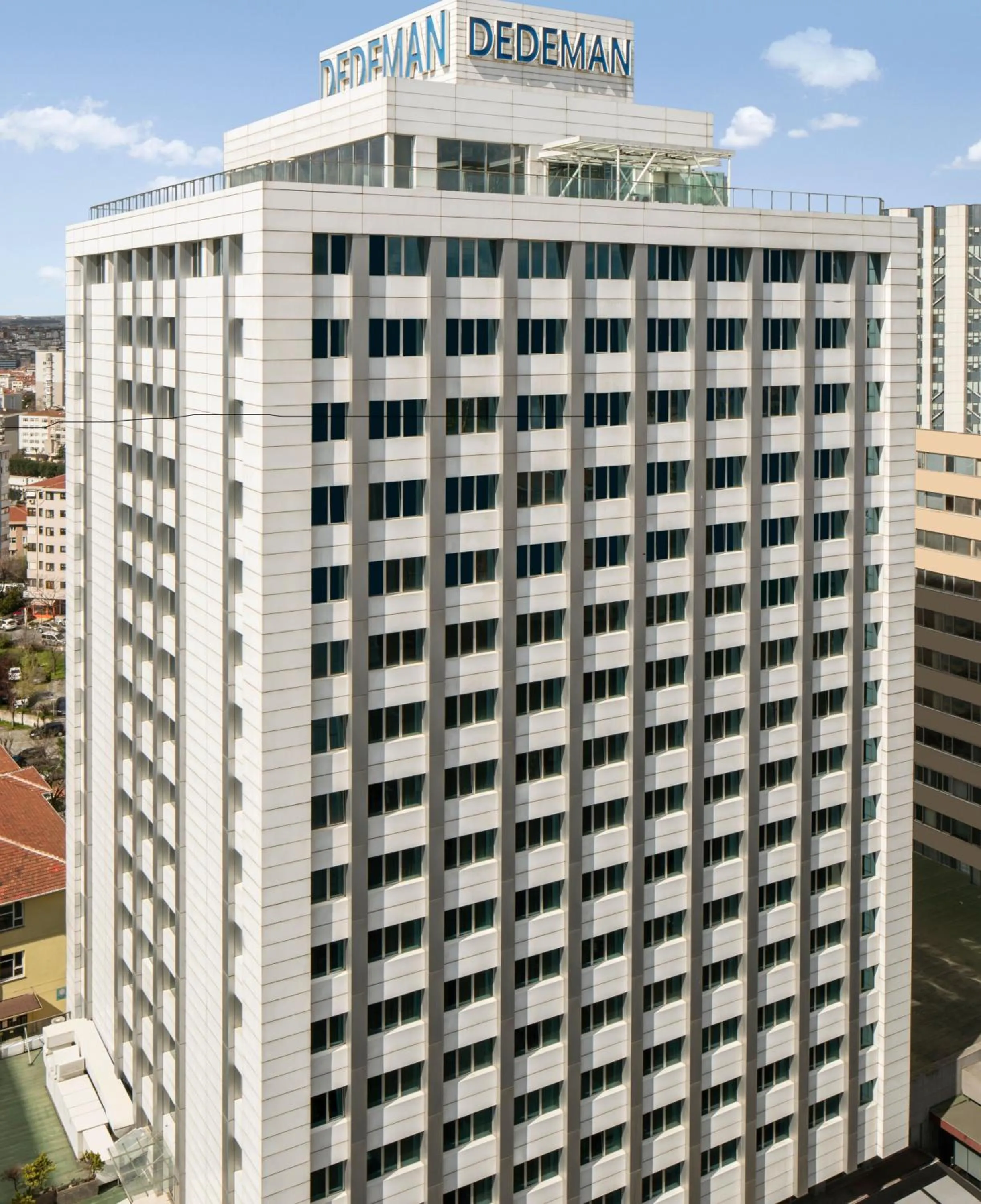 Property building in Dedeman Istanbul