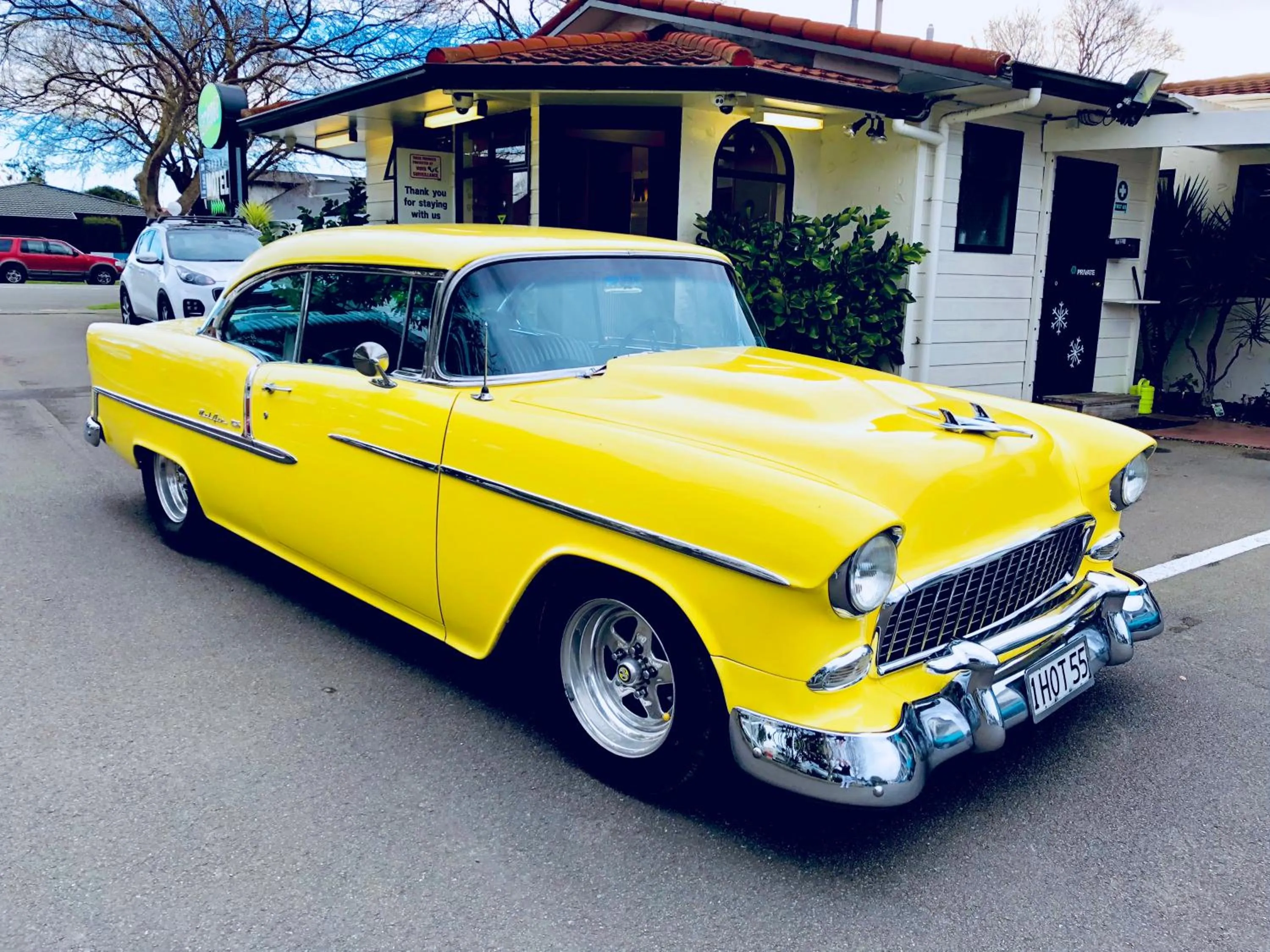 Facade/entrance in Hacienda Motor Lodge