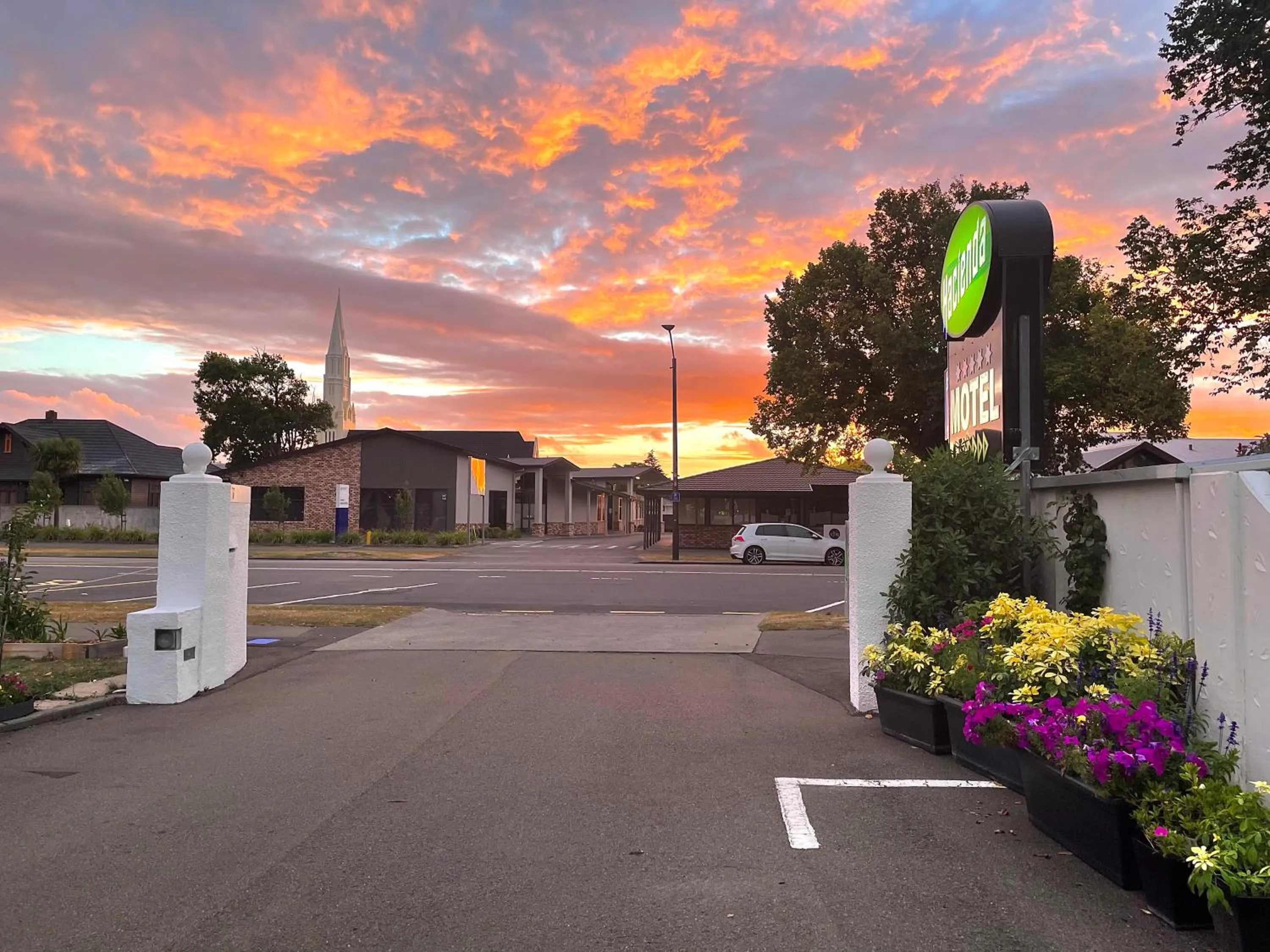 Sunrise in Hacienda Motor Lodge