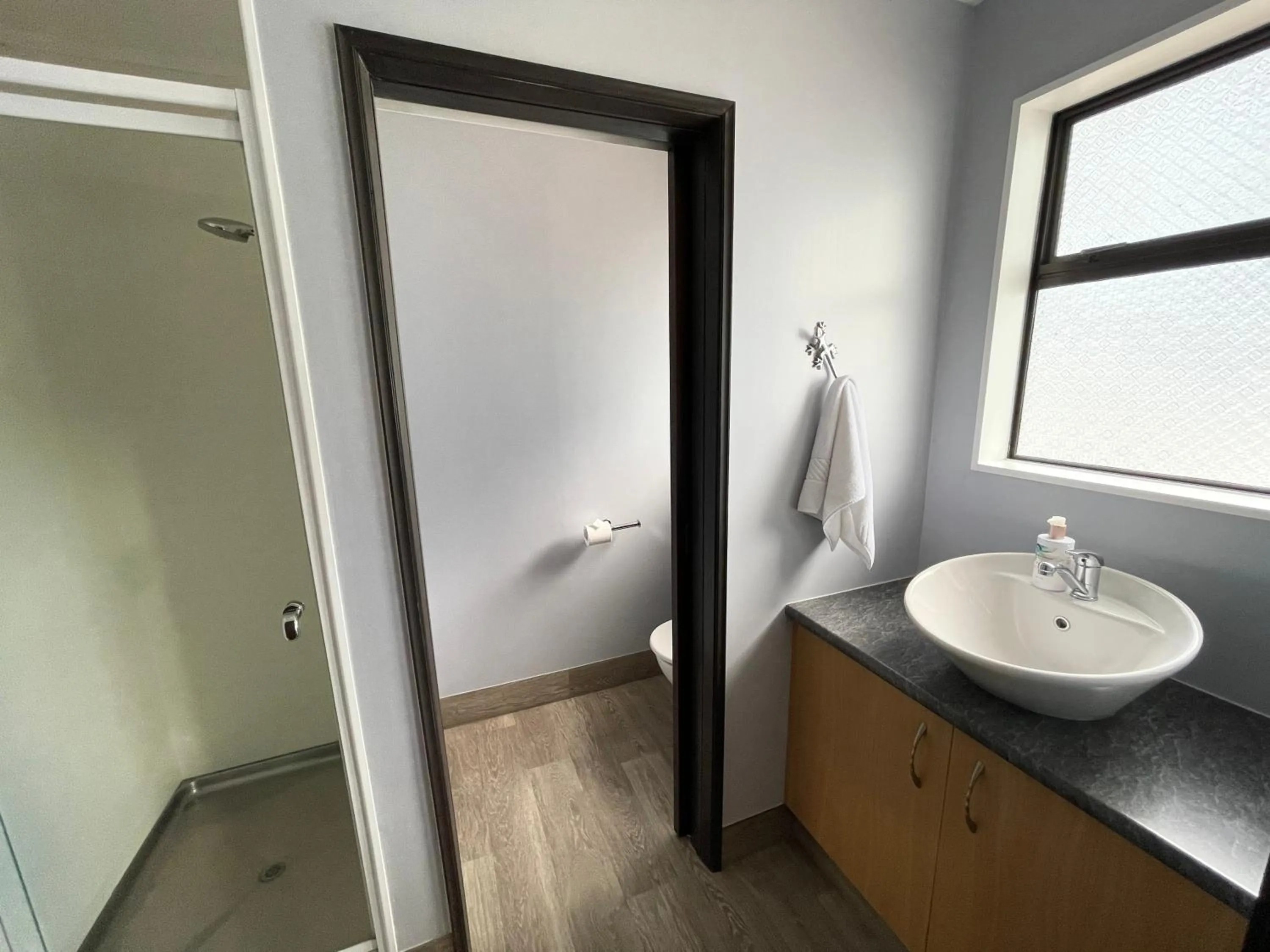 Bathroom in Hacienda Motor Lodge