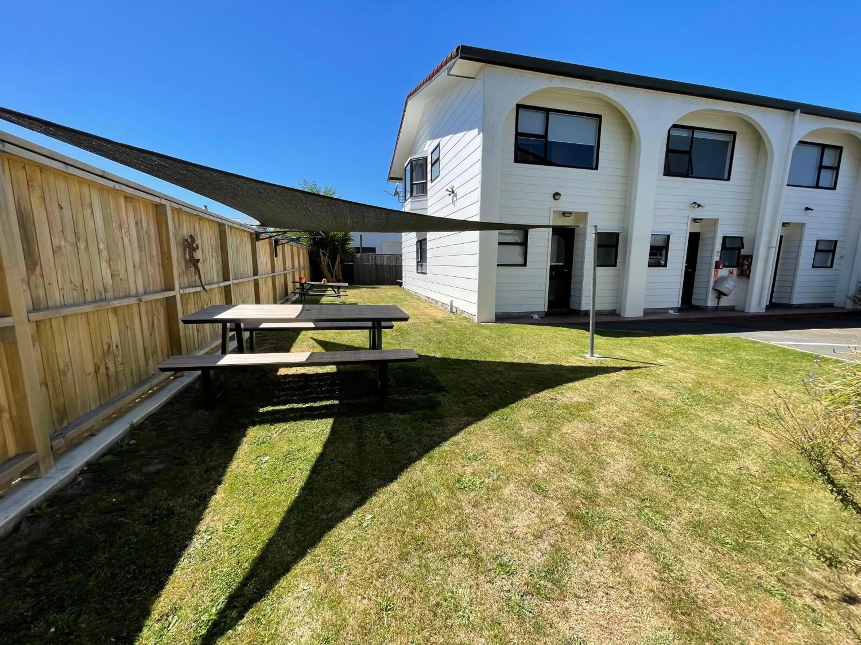 Property building in Hacienda Motor Lodge