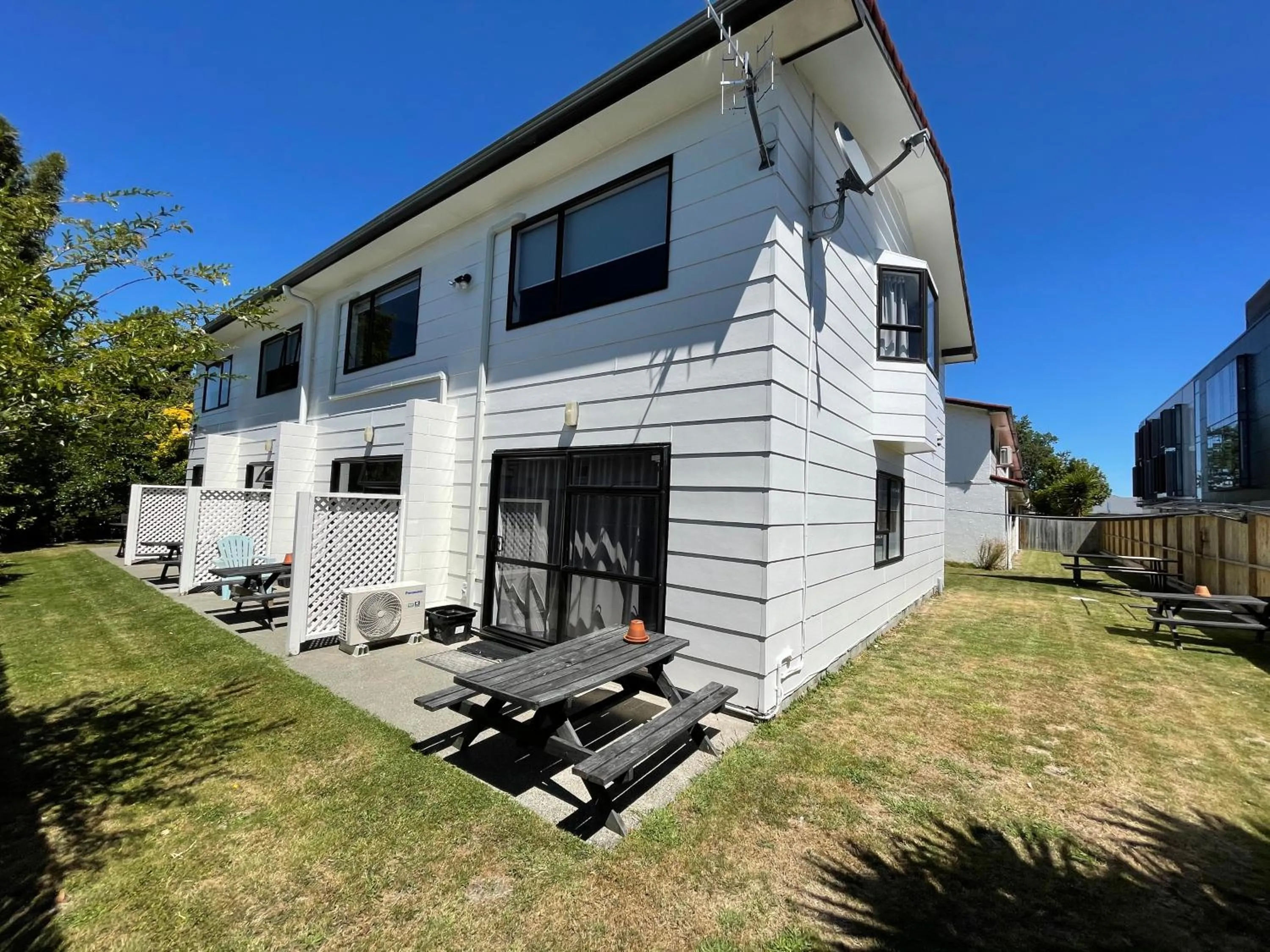 Property building in Hacienda Motor Lodge