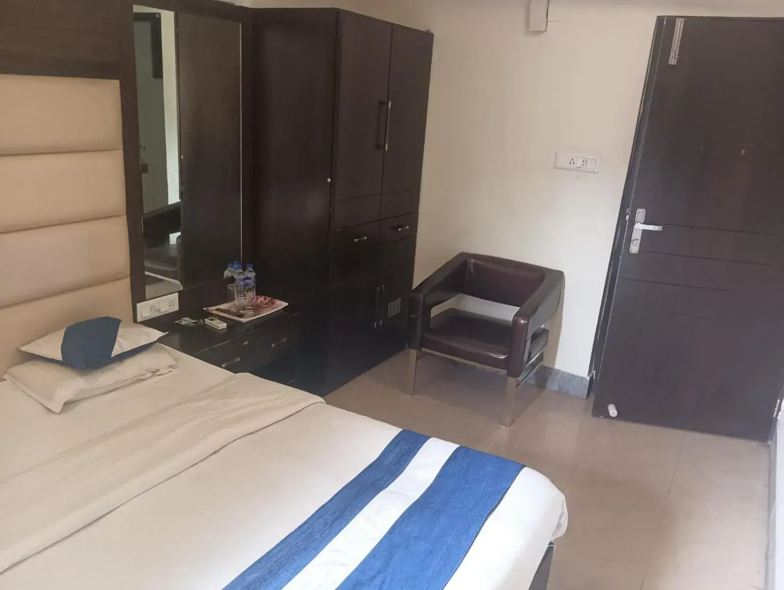 Budget Double Room in Hotel Presidency Inn Budget Double Room in Hotel Presidency Inn