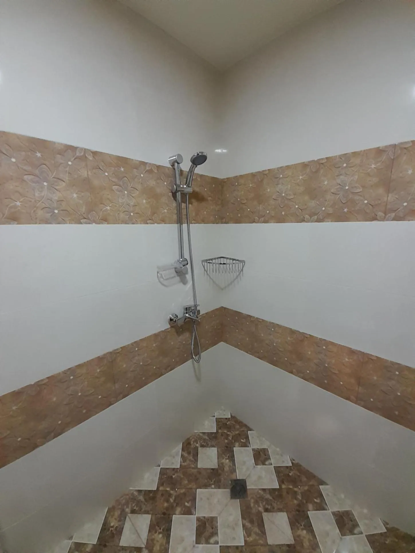 Shower in Art Guest House in KASKAD