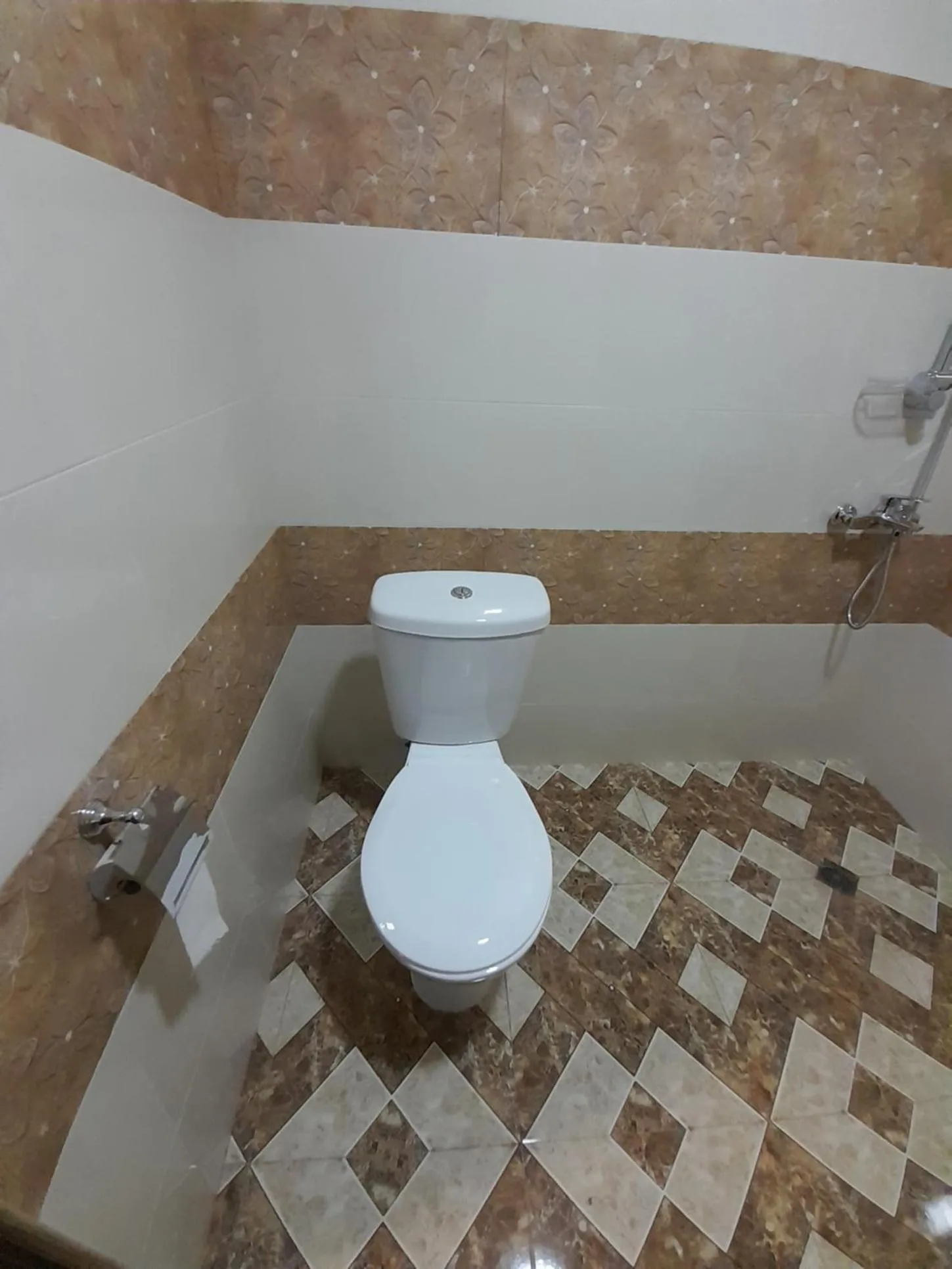 Toilet in Art Guest House in KASKAD