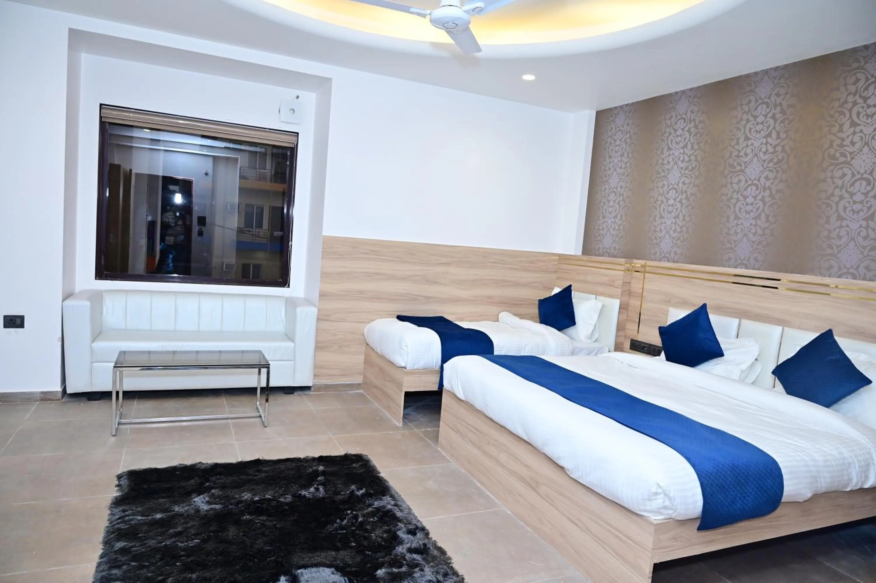 Photo of the whole room, Bed in The Dwelling Inn