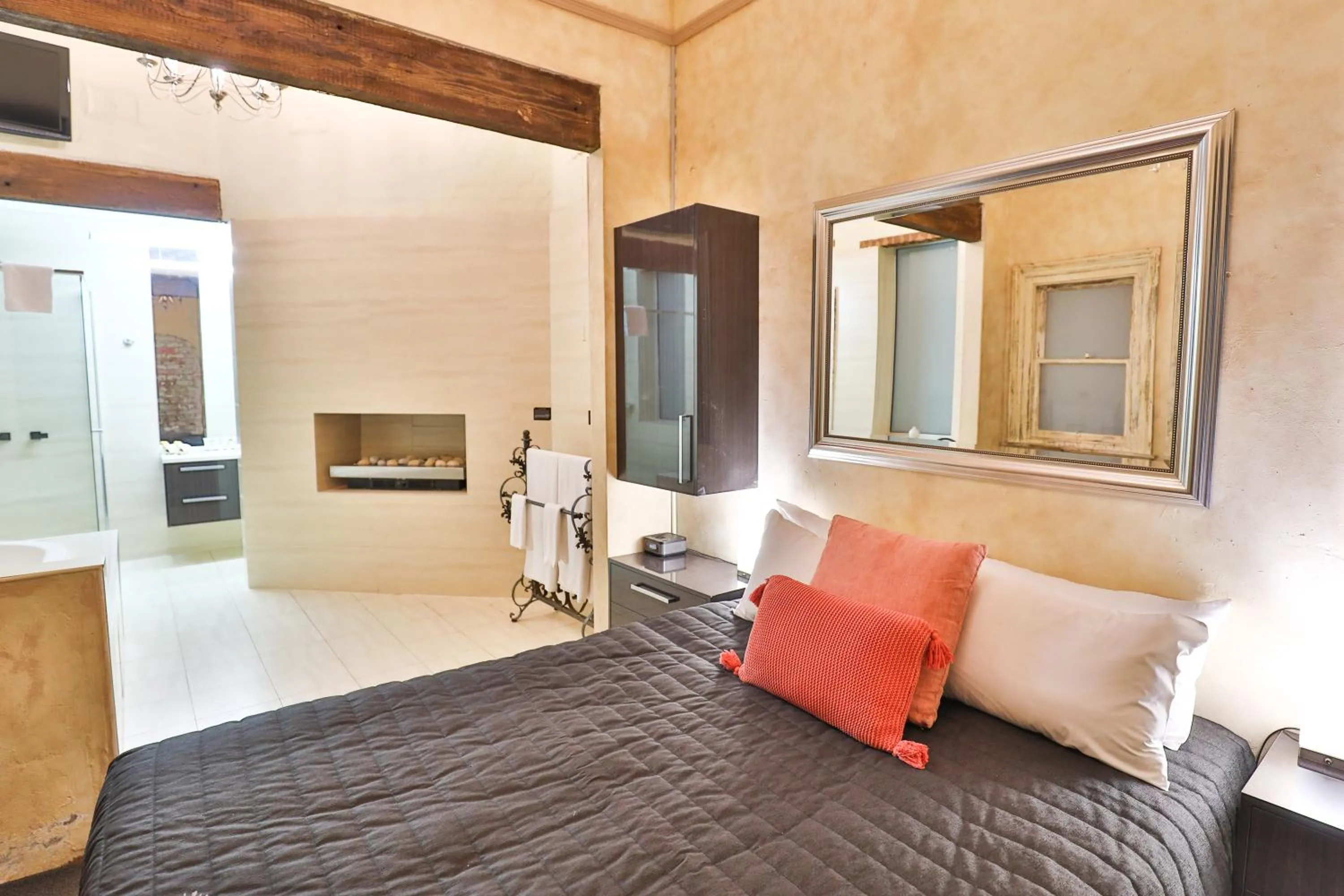 Bedroom, Bed in Indulge Apartments - Eighth