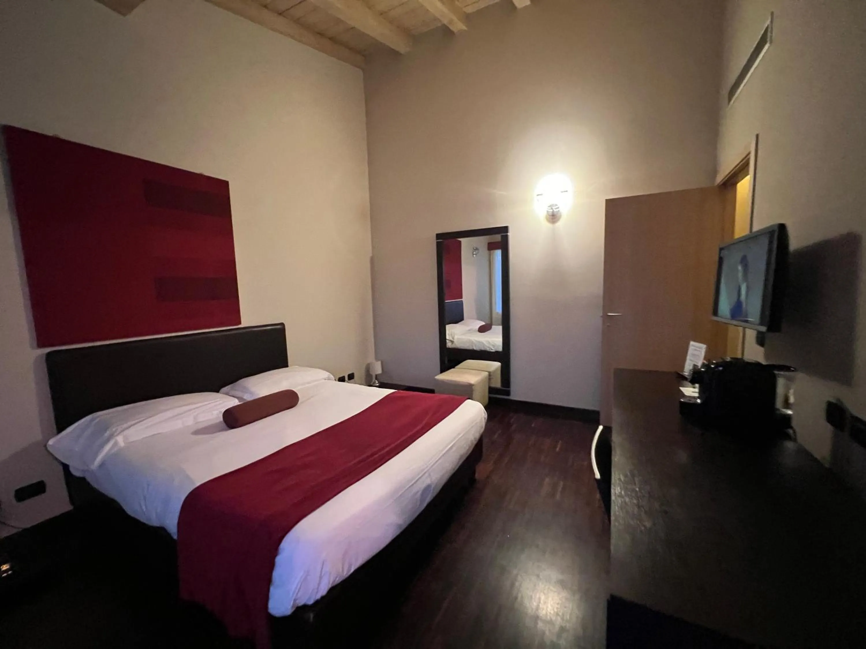 Bedroom, Bed in OneMhotel