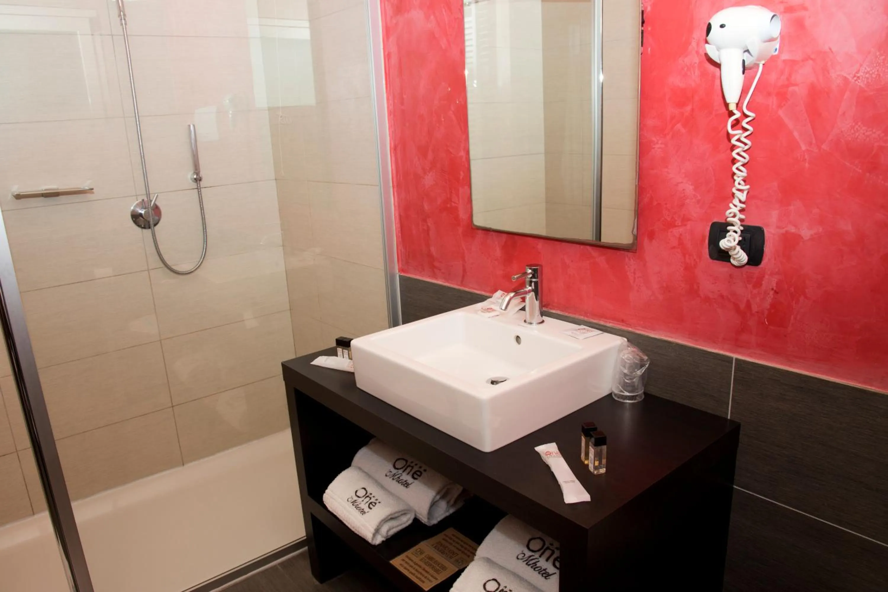 Bathroom in OneMhotel