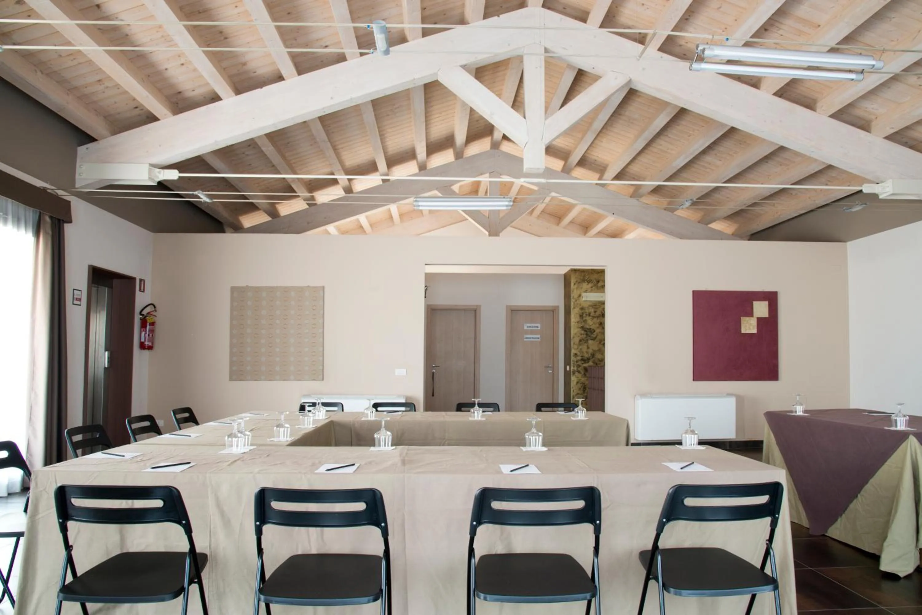 Meeting/conference room in OneMhotel