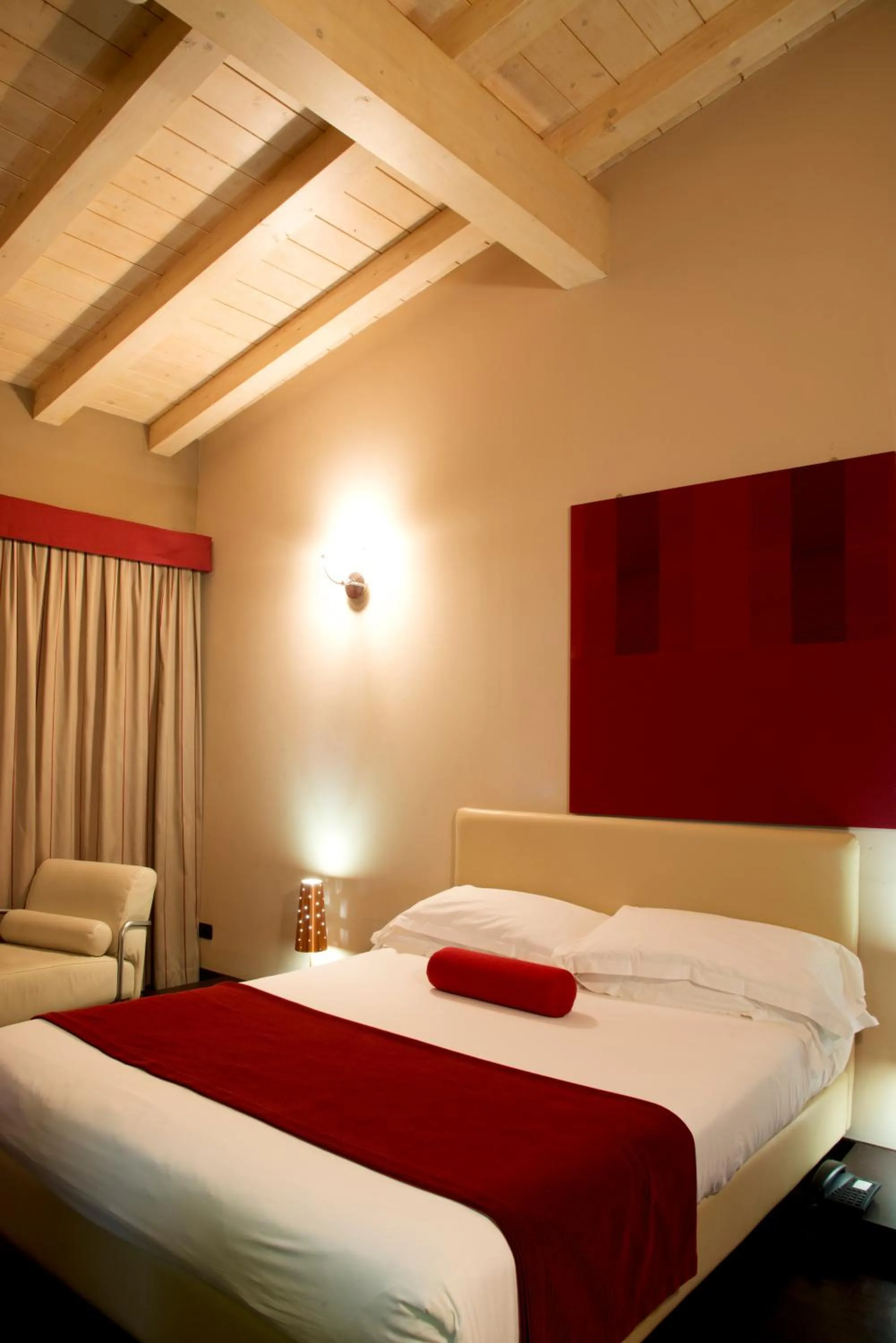 Bedroom, Bed in OneMhotel