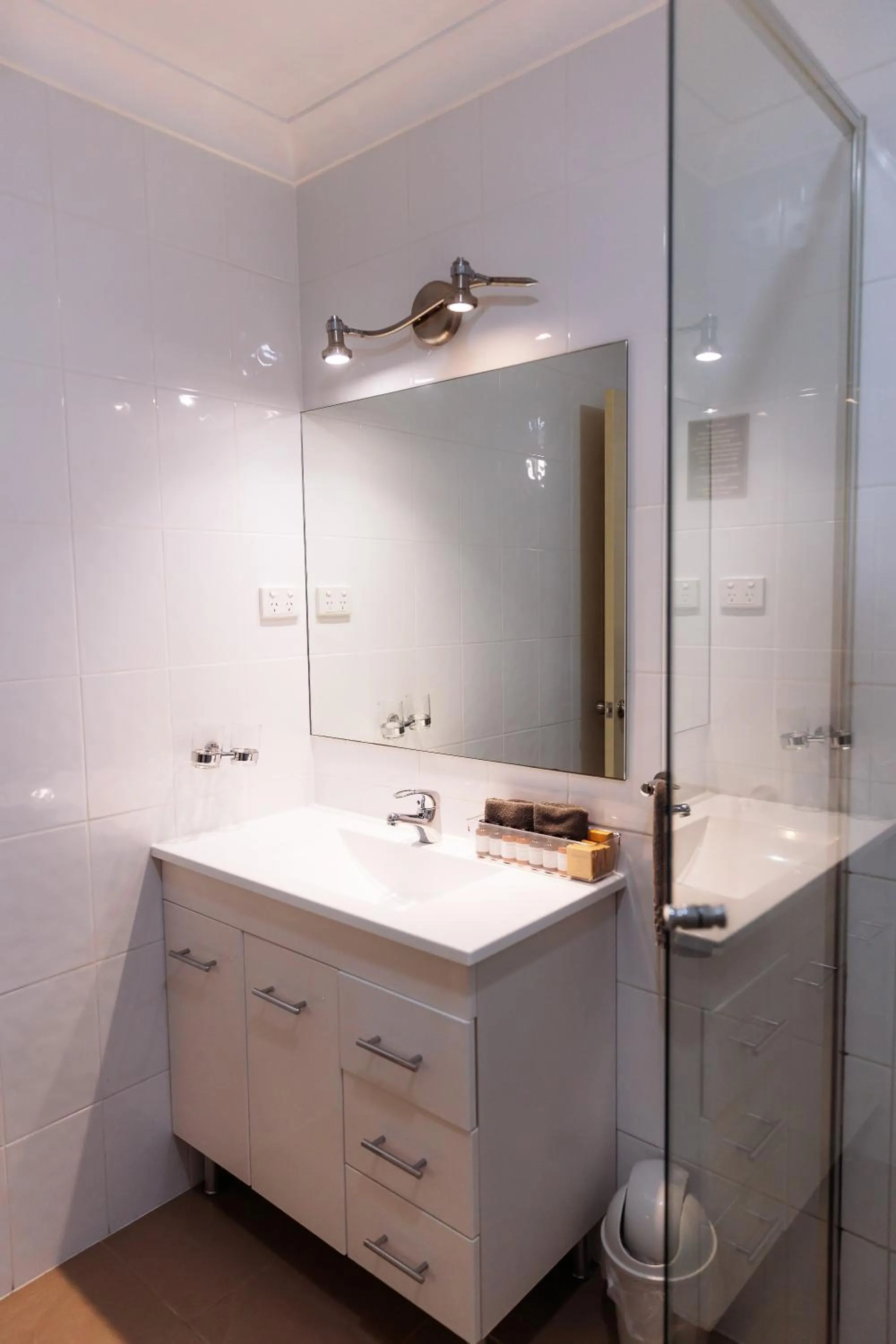 Shower in Scone Motor Inn & Apartments