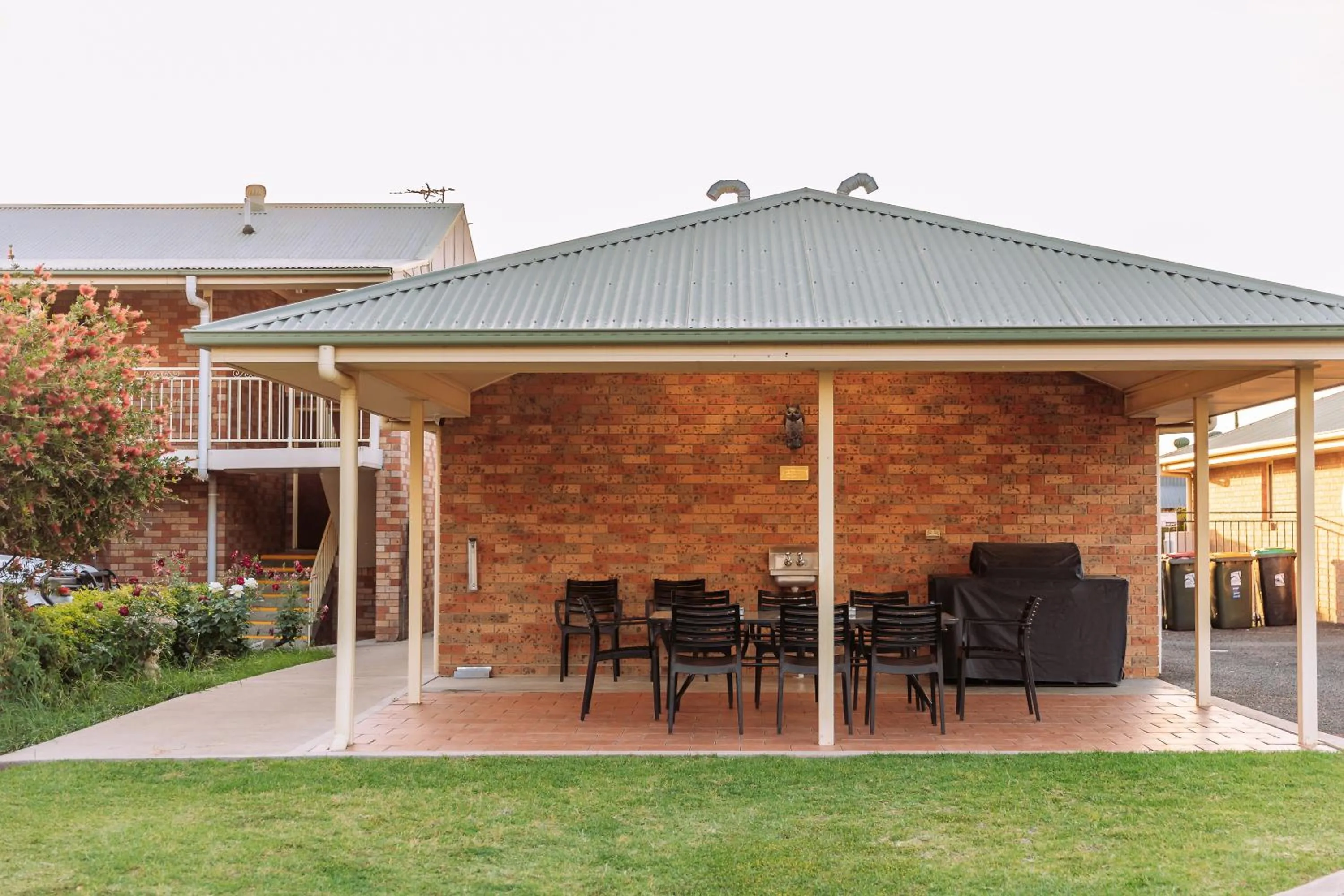 BBQ facilities in Scone Motor Inn & Apartments