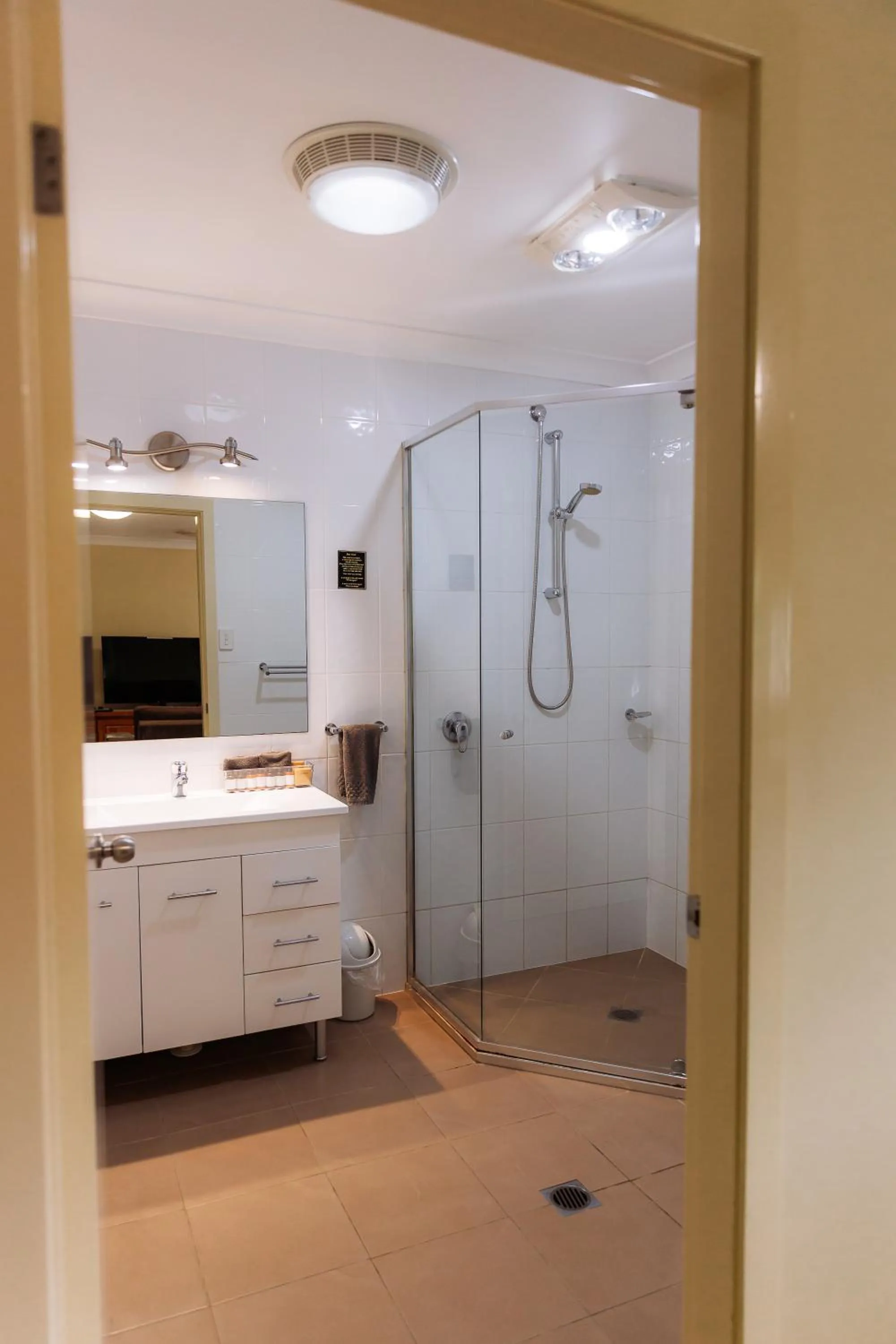 Shower in Scone Motor Inn & Apartments