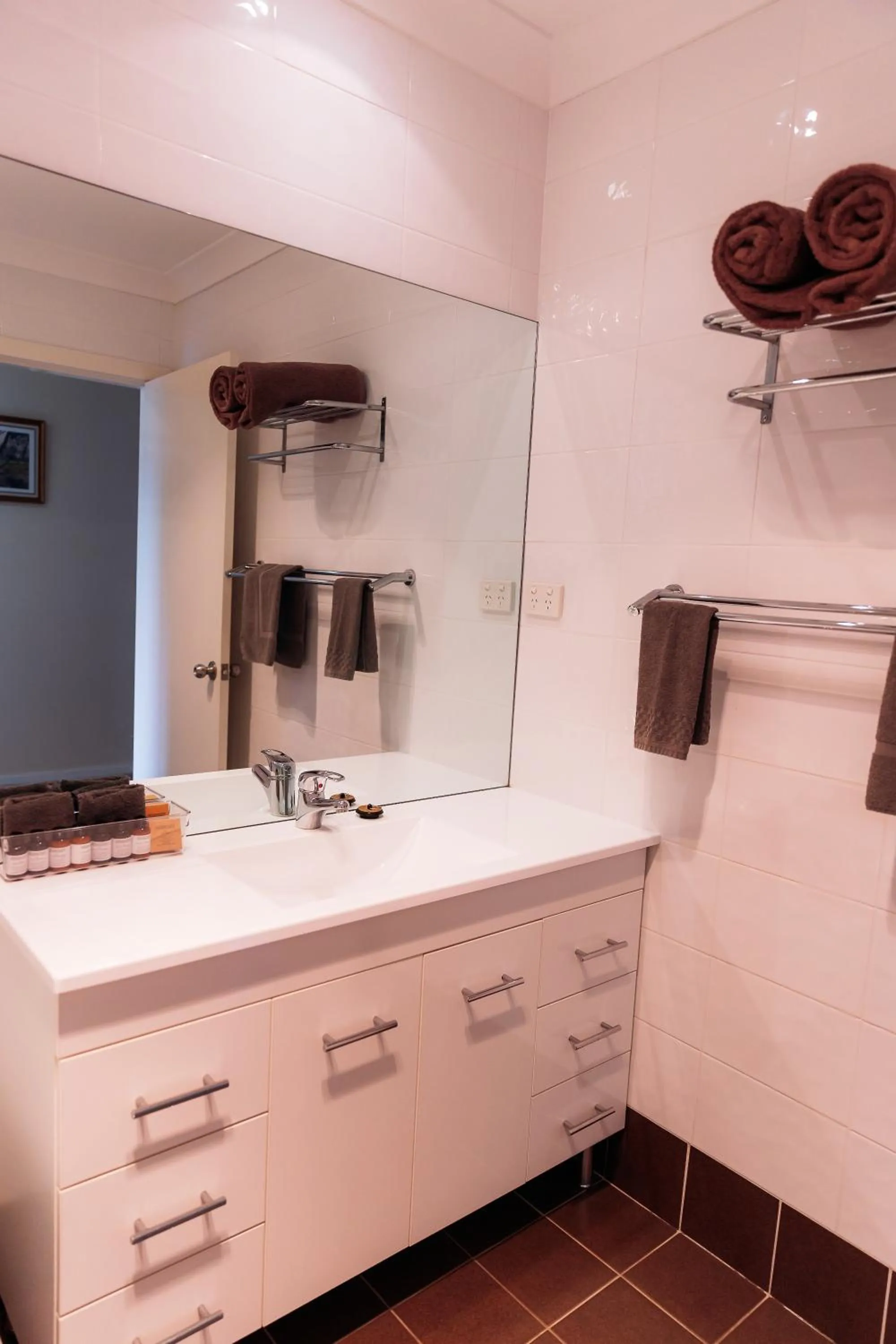 Bathroom in Scone Motor Inn & Apartments