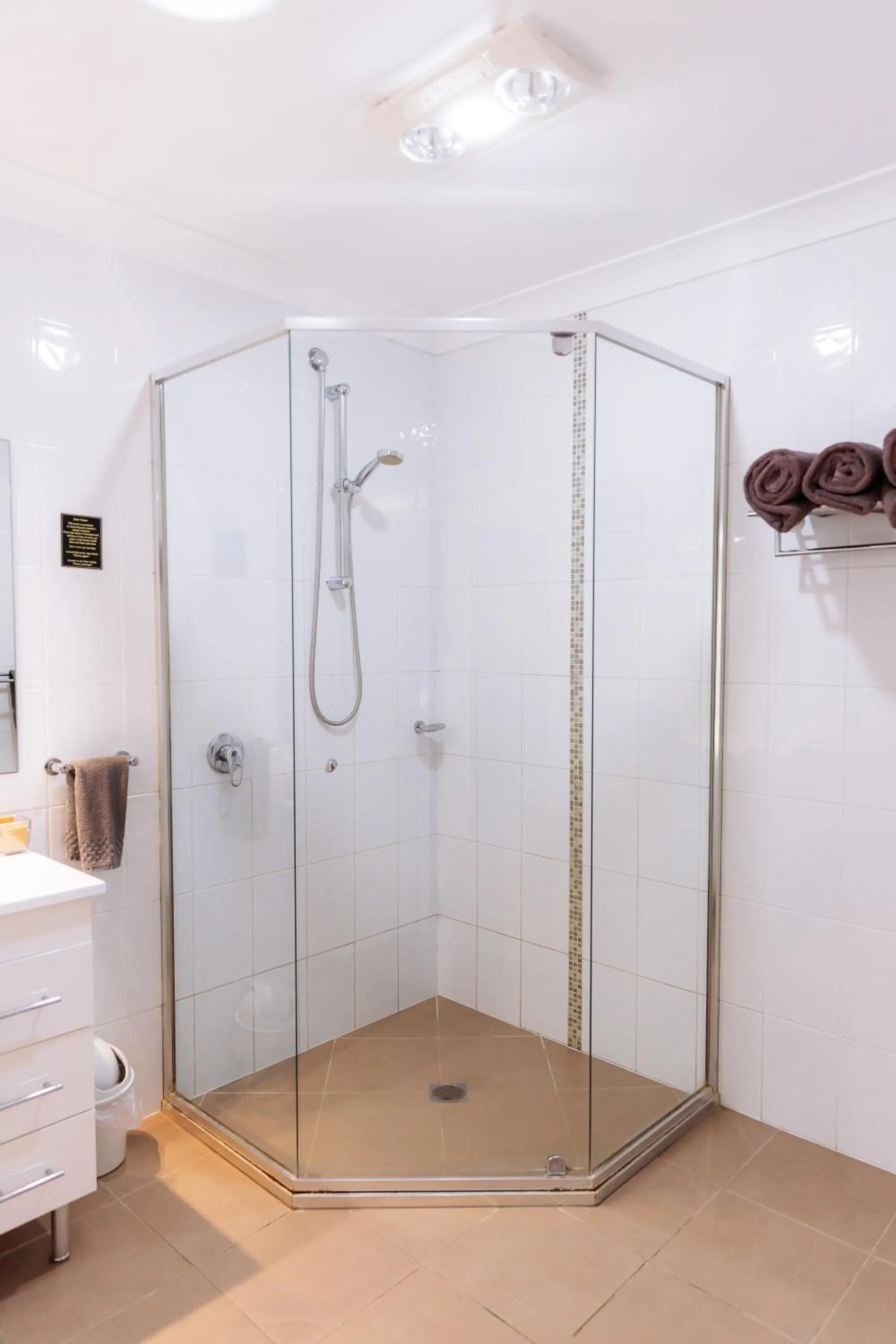 Shower in Scone Motor Inn & Apartments