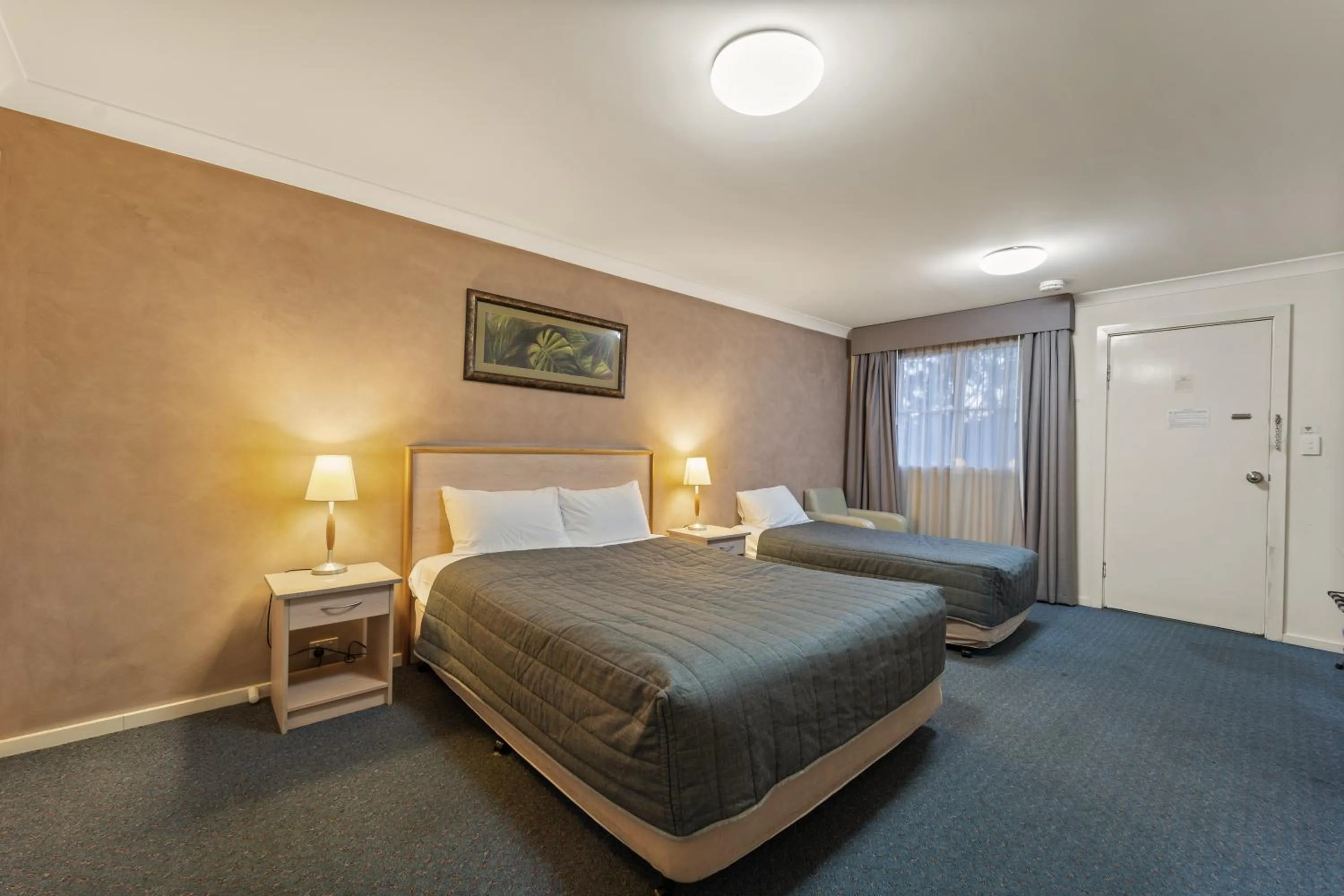 Bed in Golf Links Motel