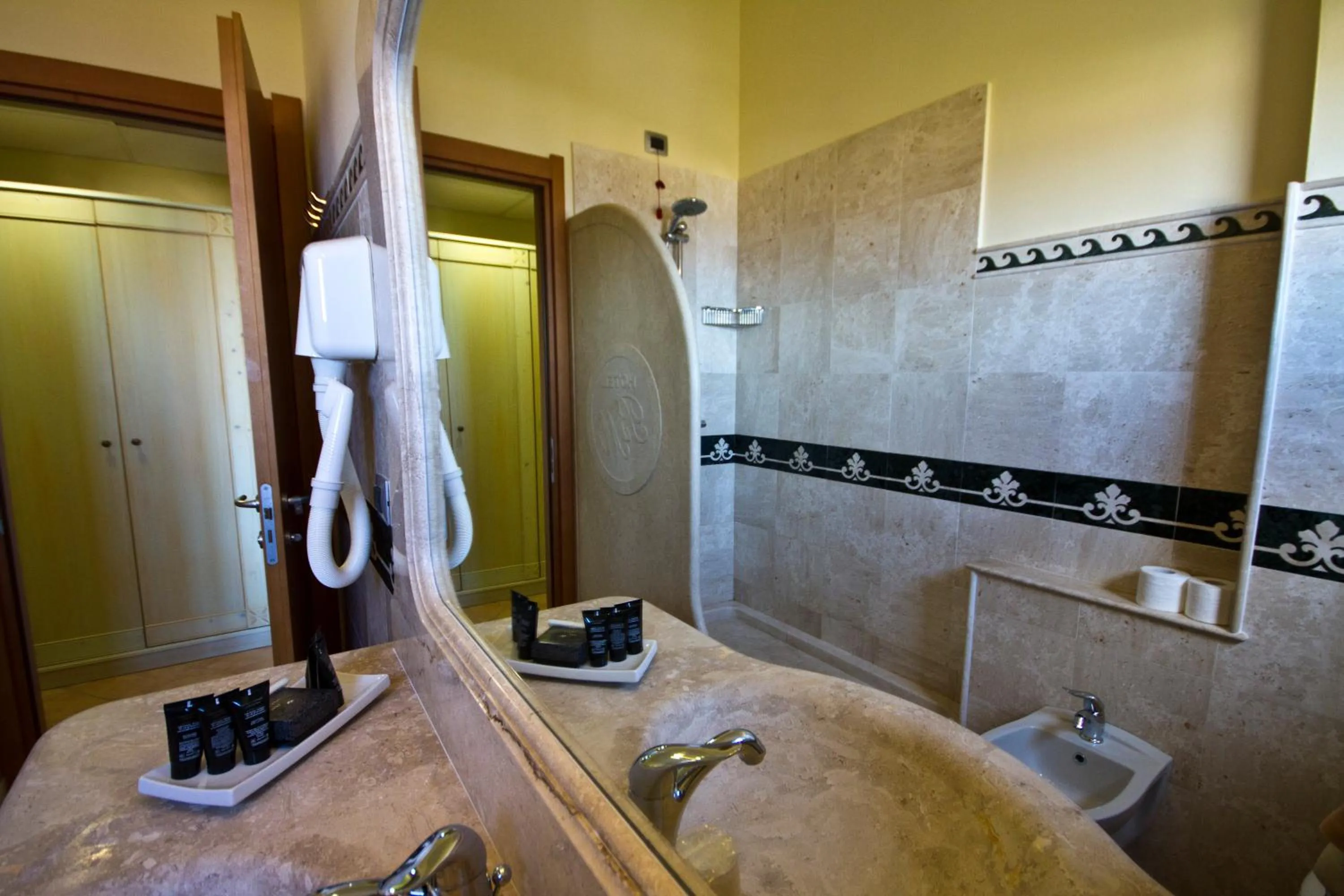 Shower in Hotel Brancamaria