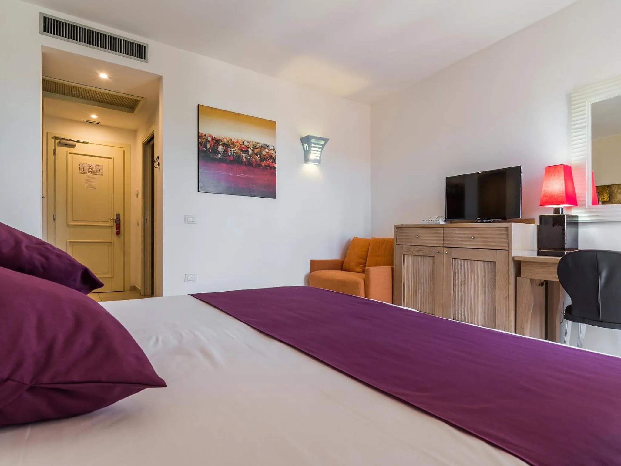 TV and multimedia, Bed in Nichotel