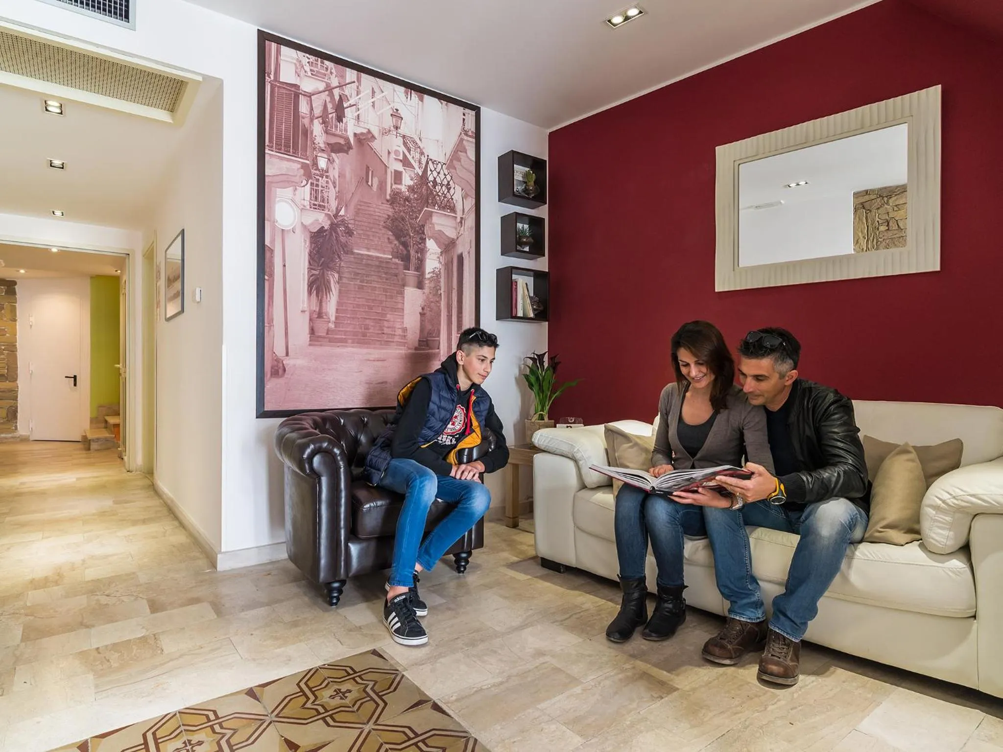 Communal lounge/ TV room in Nichotel