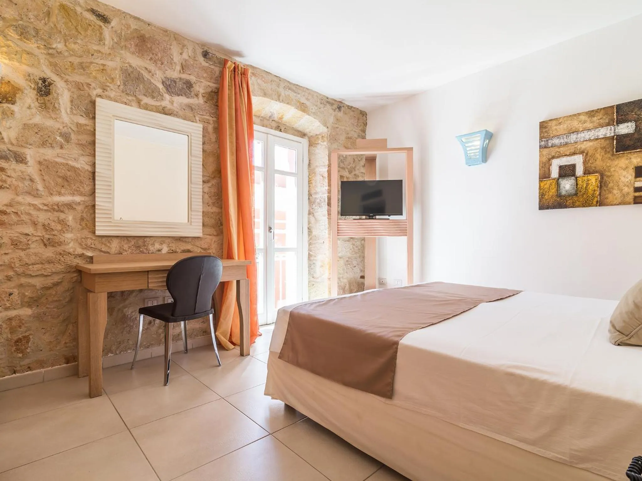 TV and multimedia, Bed in Nichotel