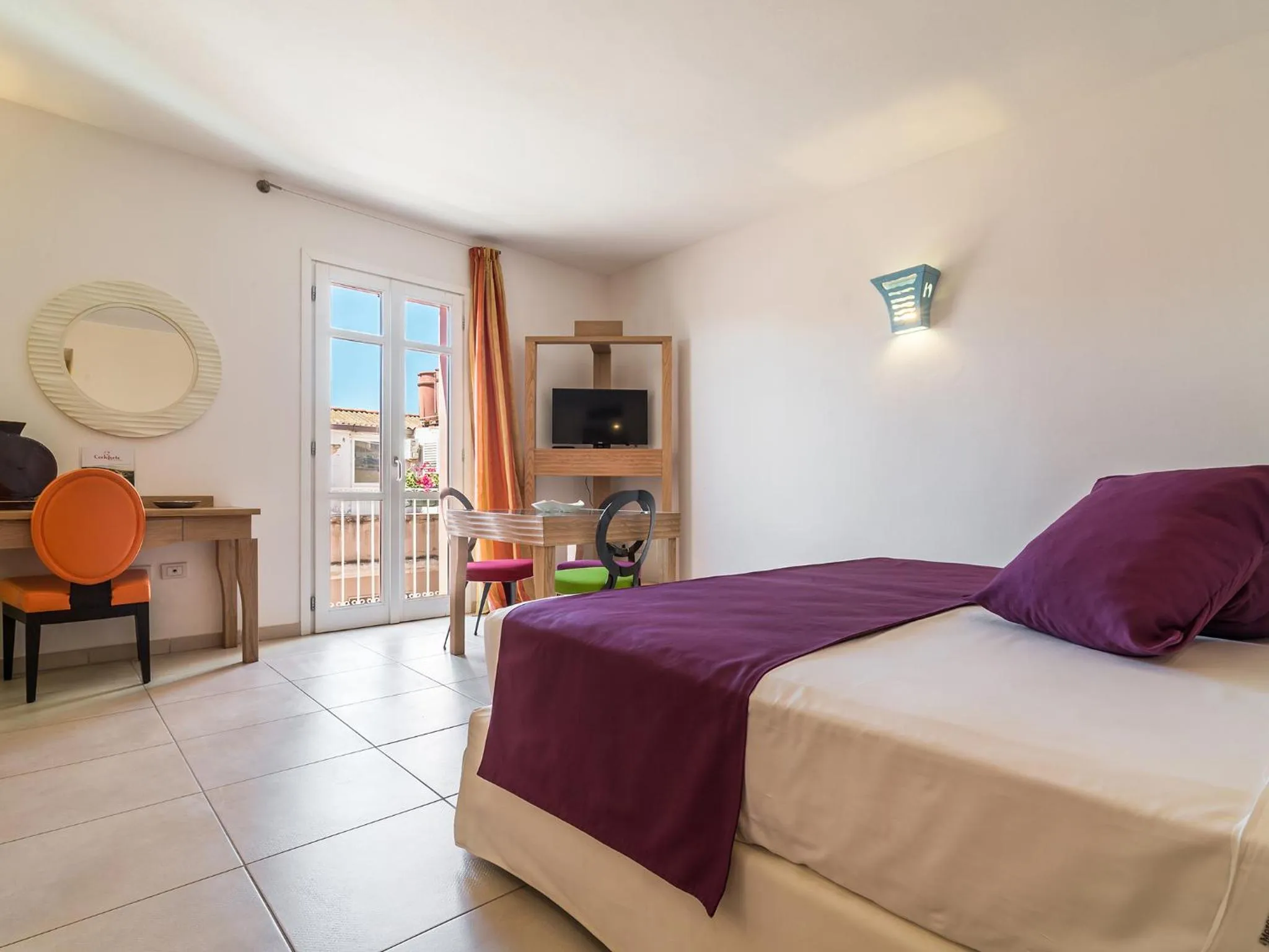 TV and multimedia, Bed in Nichotel