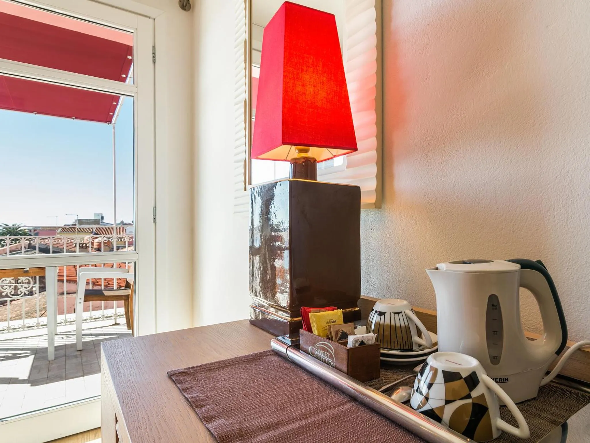 Coffee/tea facilities in Nichotel