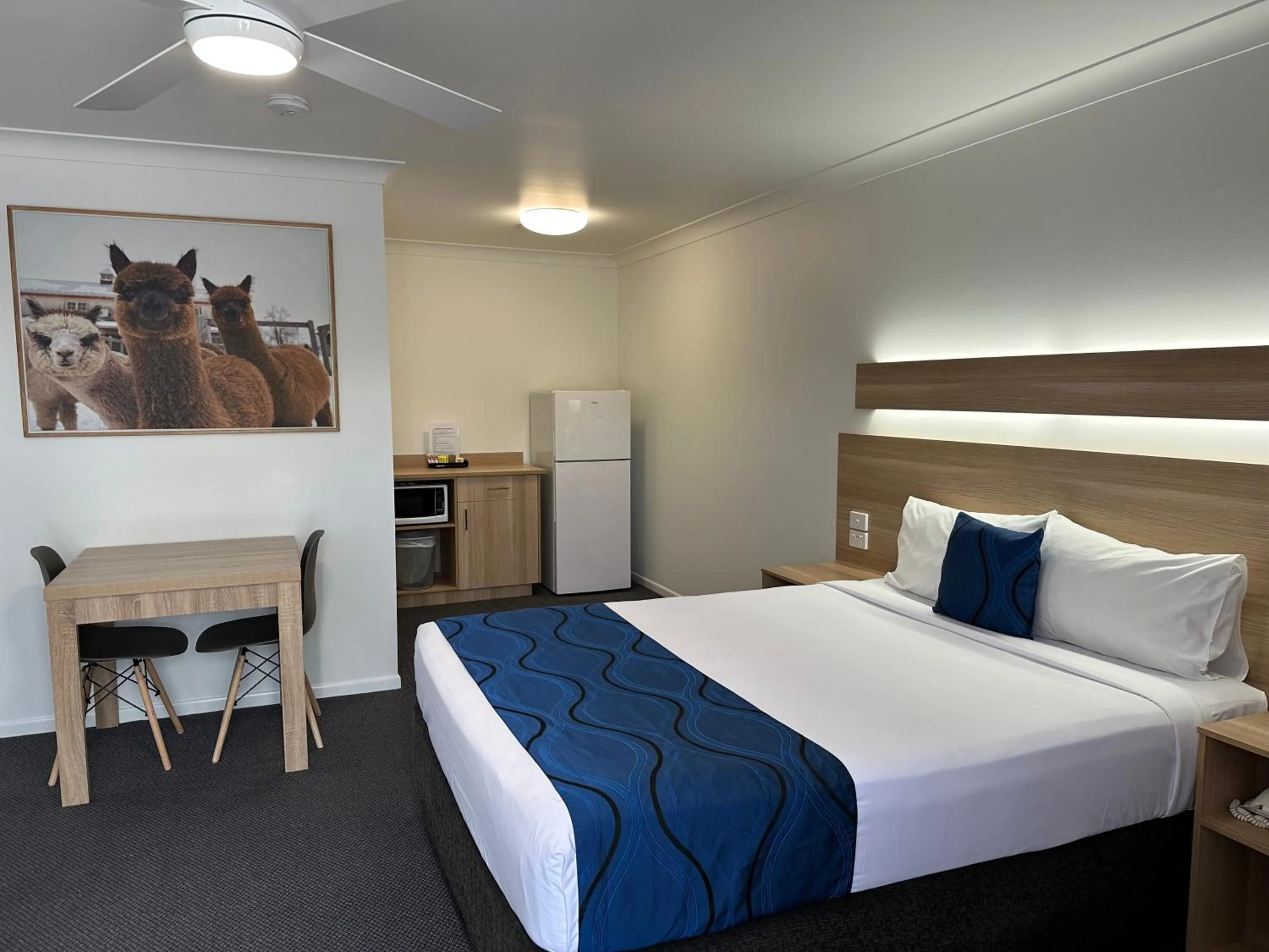 Bed in Logan City Motor Inn