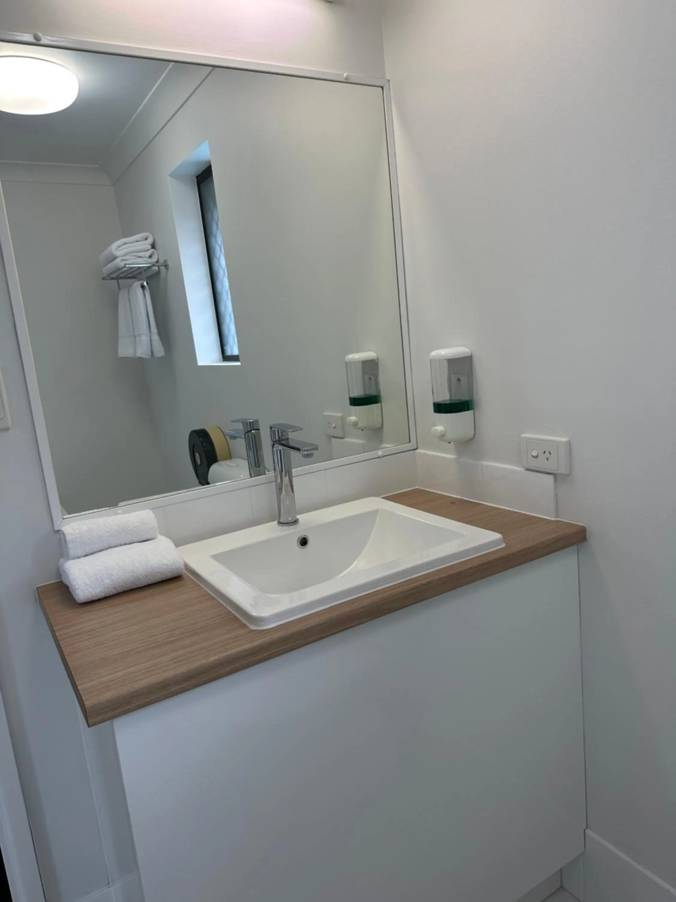 Bathroom in Logan City Motor Inn