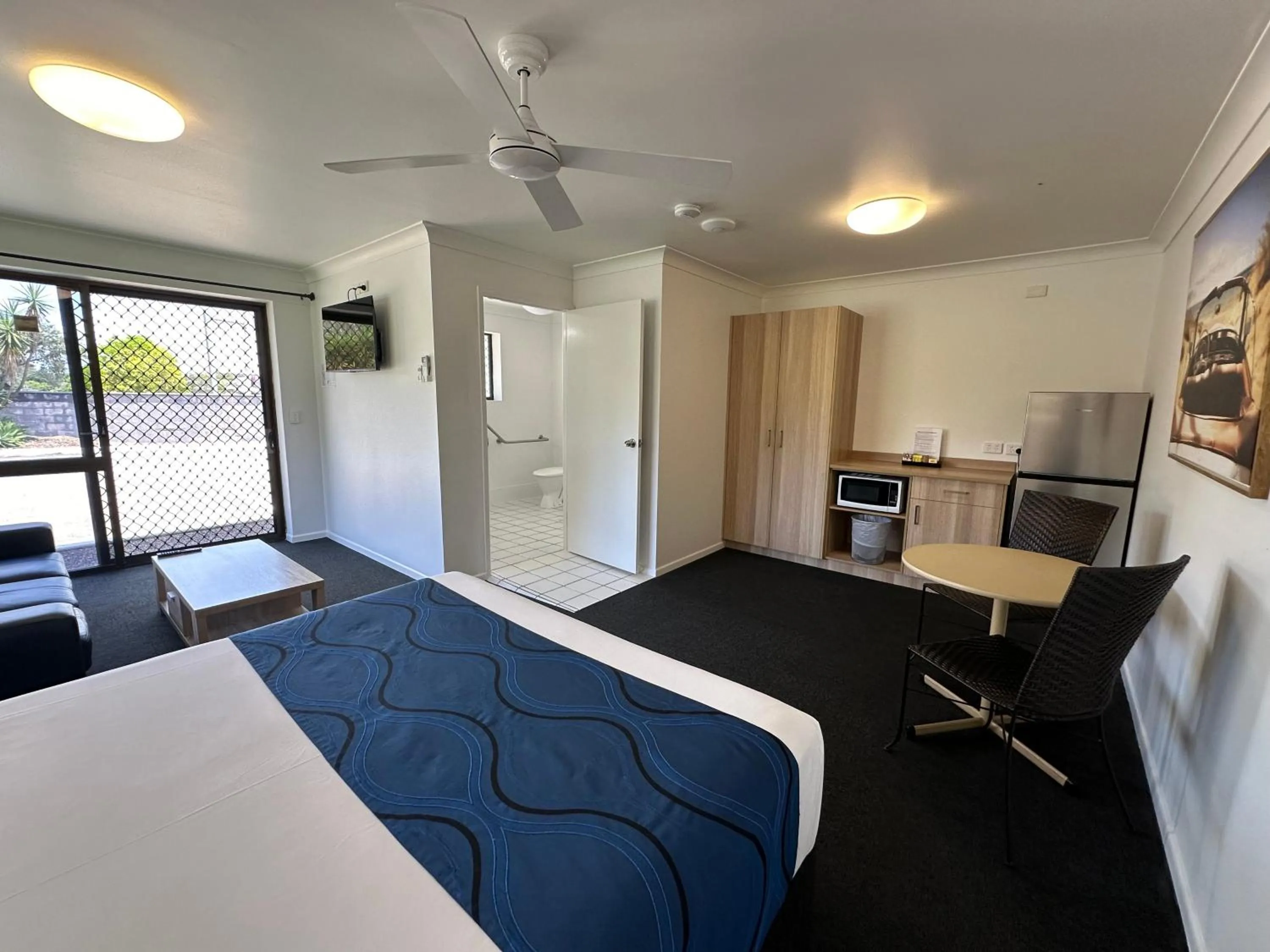 Bed in Logan City Motor Inn