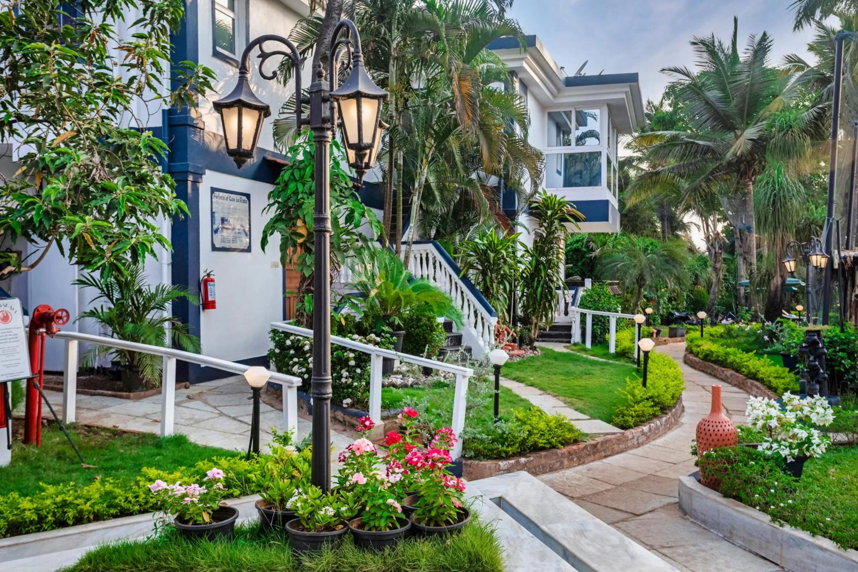 Property building in Santana Beach Resort