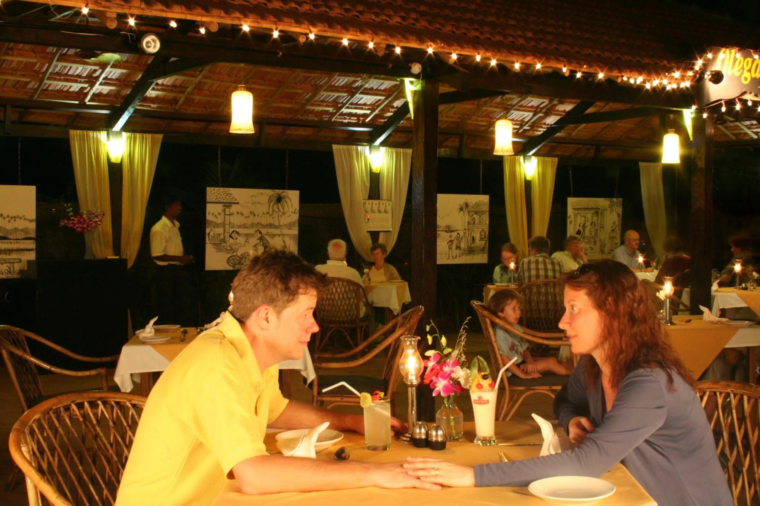 Restaurant/places to eat in Santana Beach Resort