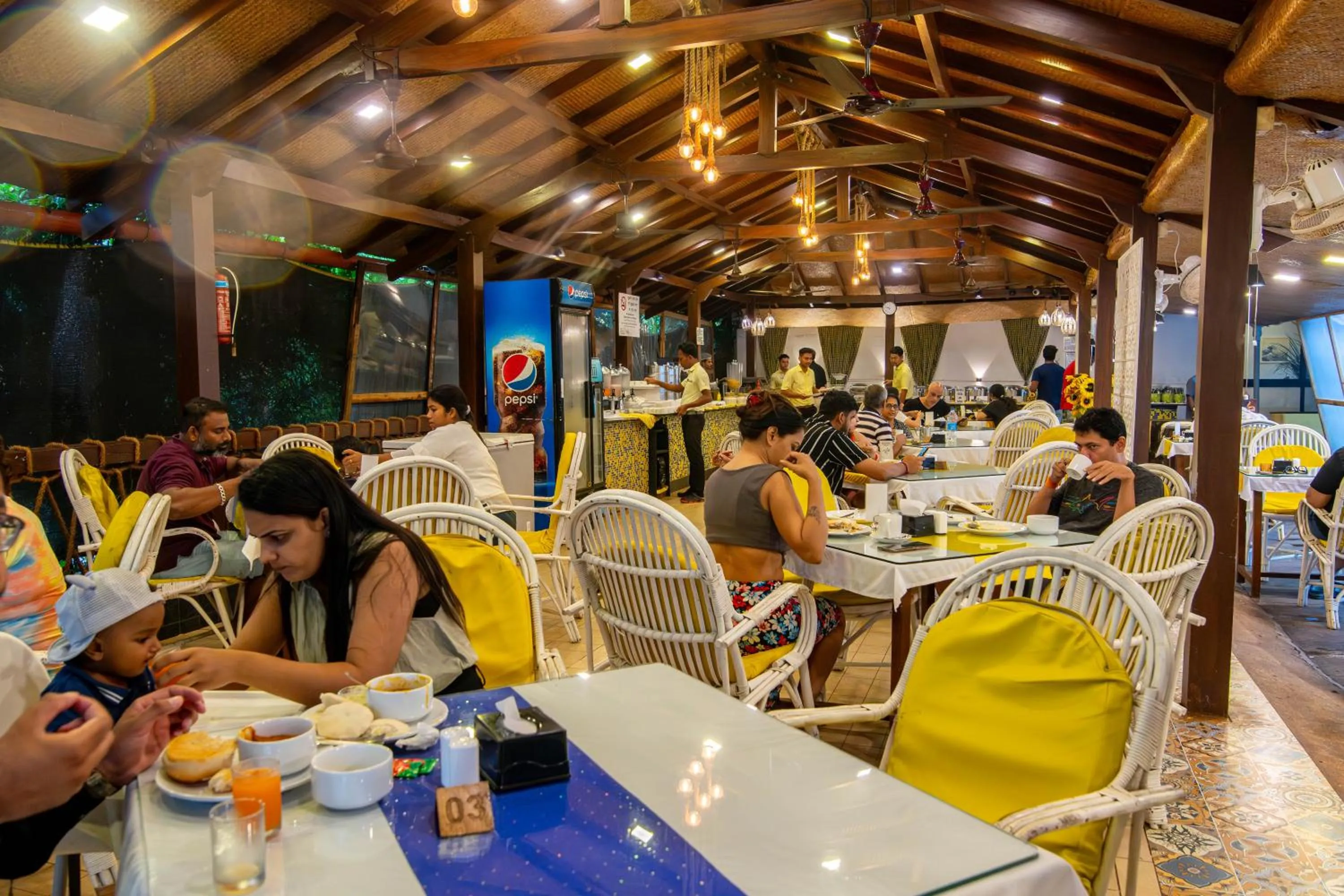 Restaurant/places to eat in Santana Beach Resort