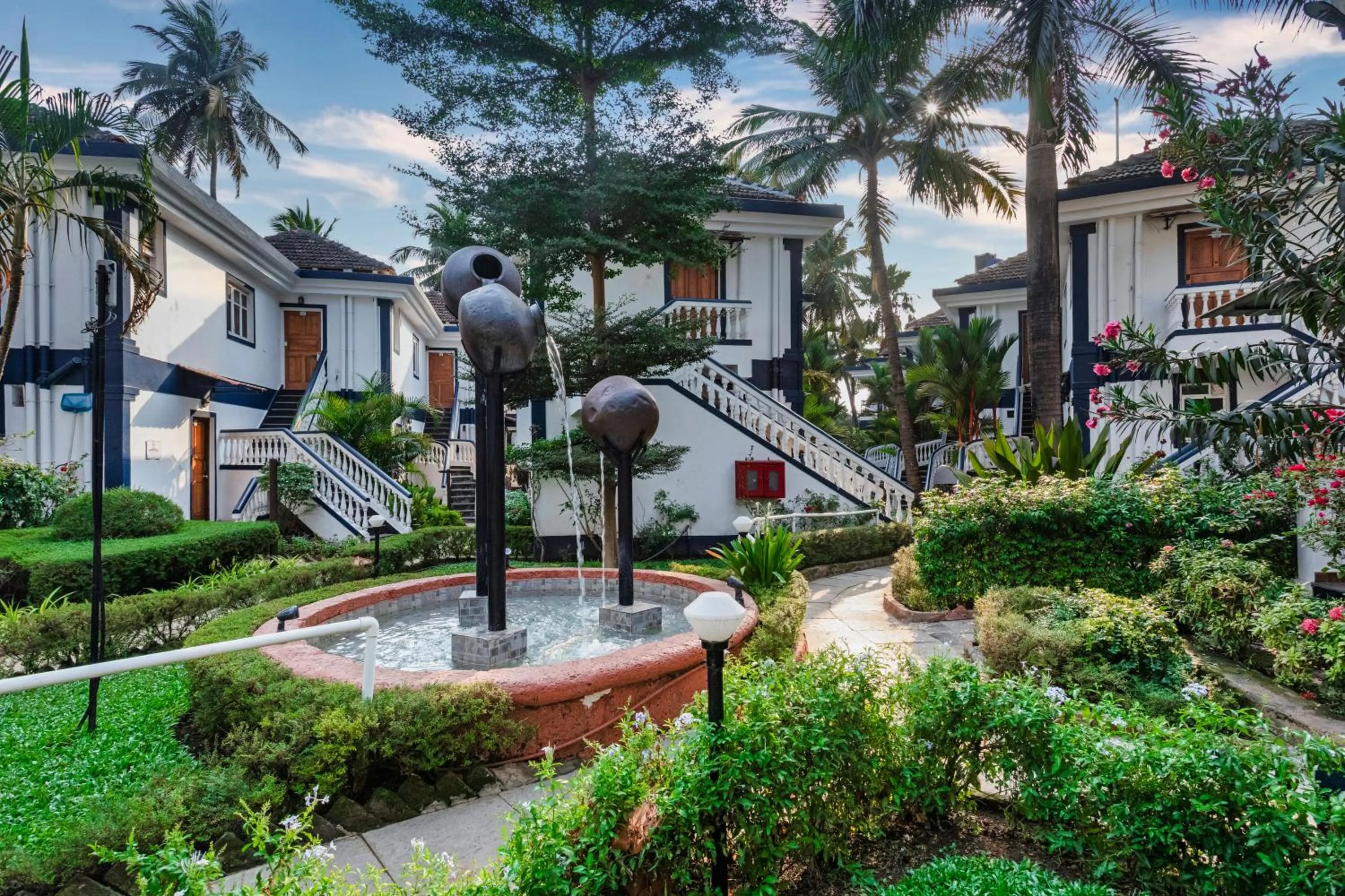 Property building in Santana Beach Resort