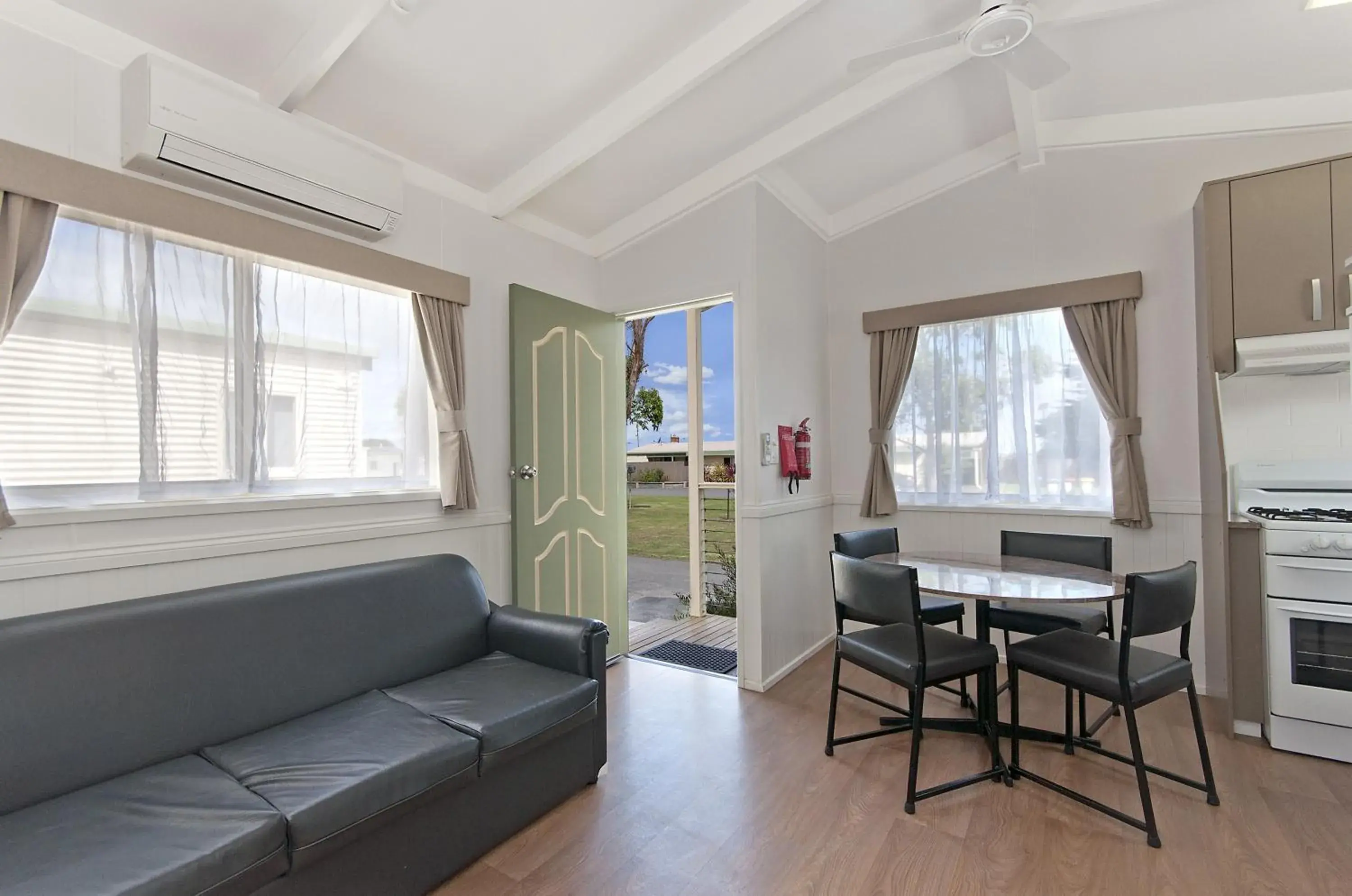 Standard Two-Bedroom Cabin in Gum Tree Caravan Park Standard Two-Bedroom Cabin in Gum Tree Caravan Park